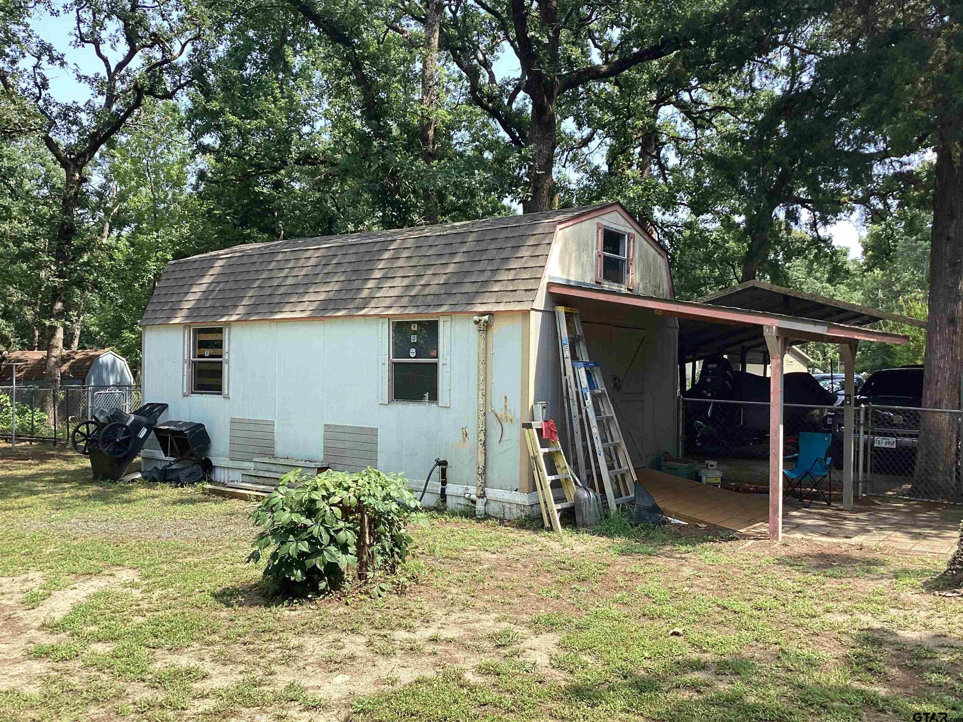 131 E Cedar Lane