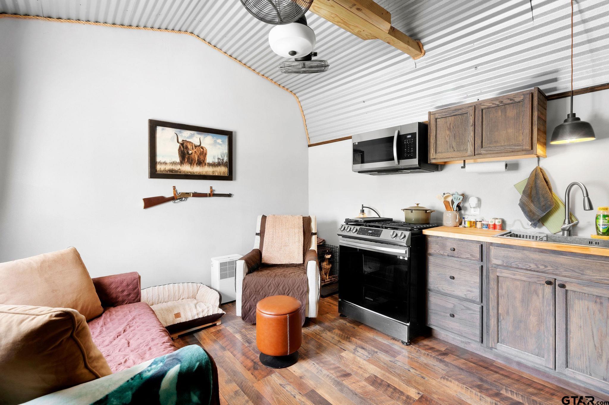 6256 County Road 1915