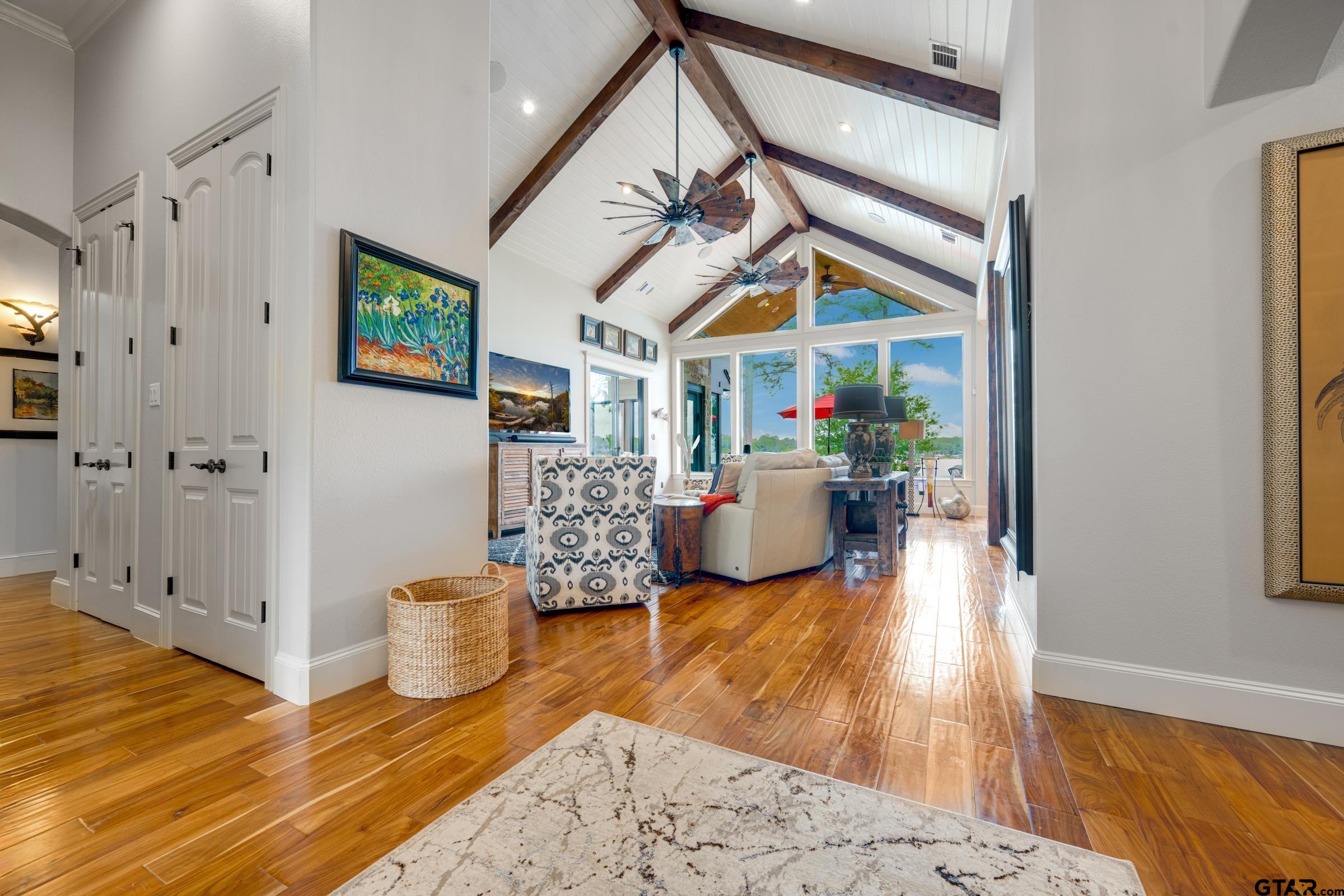 122 Angelina Dr