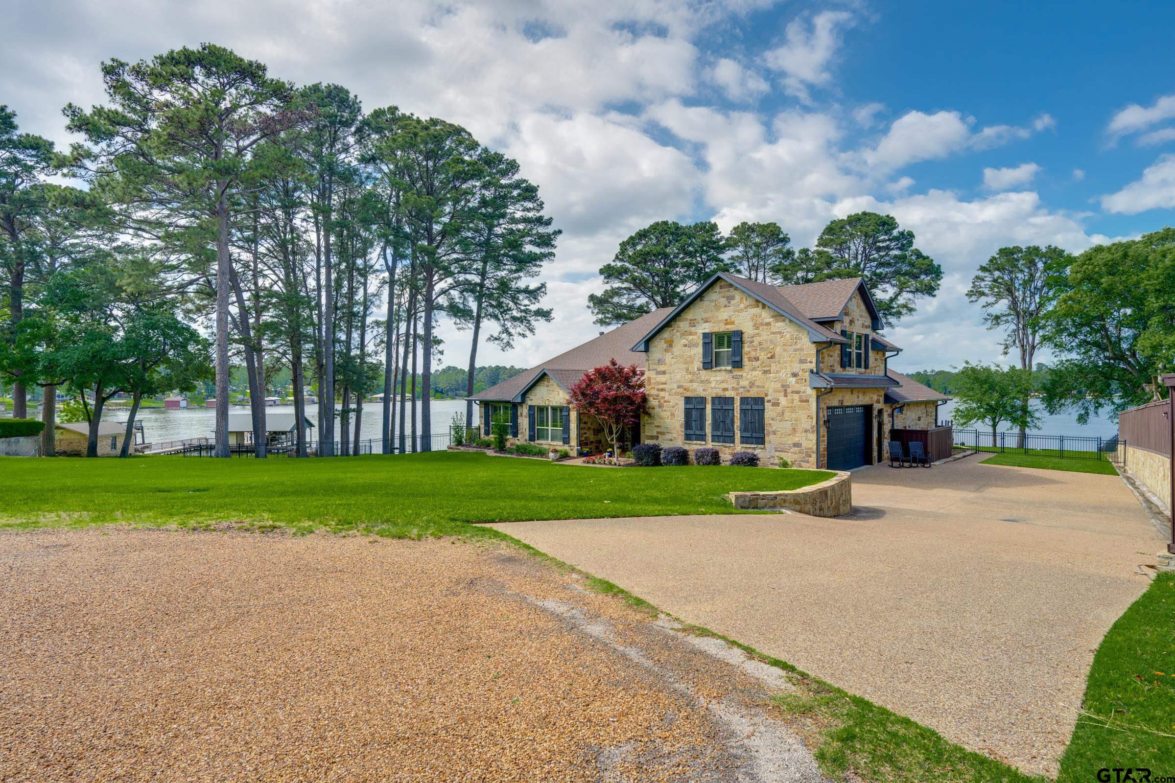 122 Angelina Dr