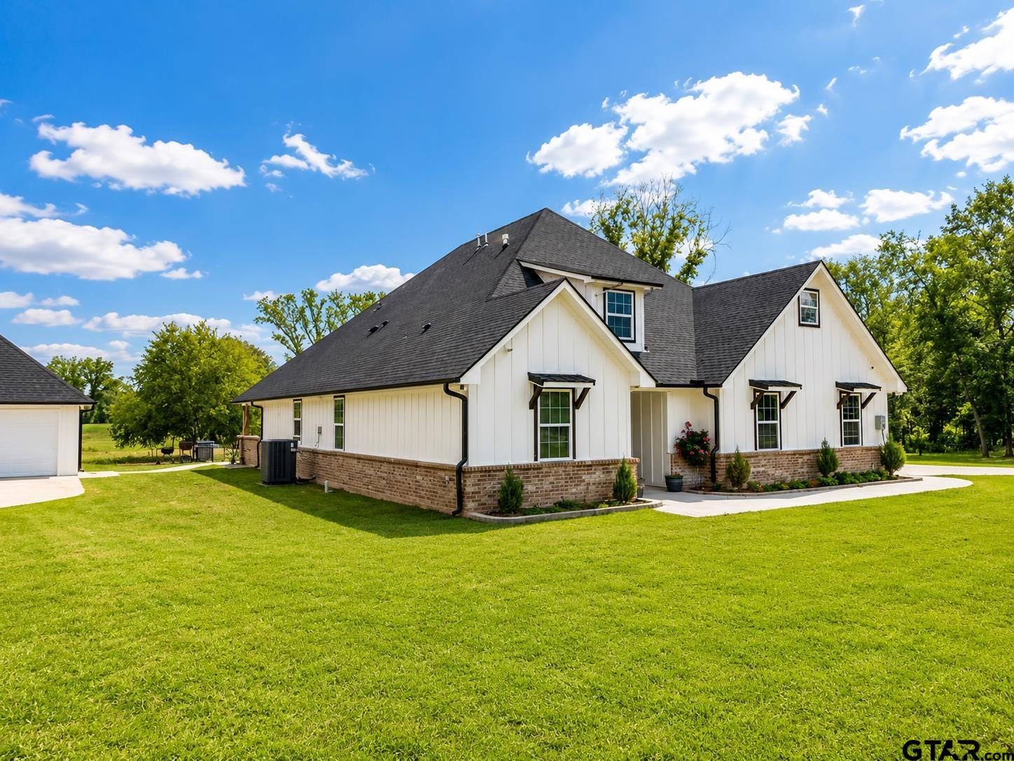 10861 County Rd 411