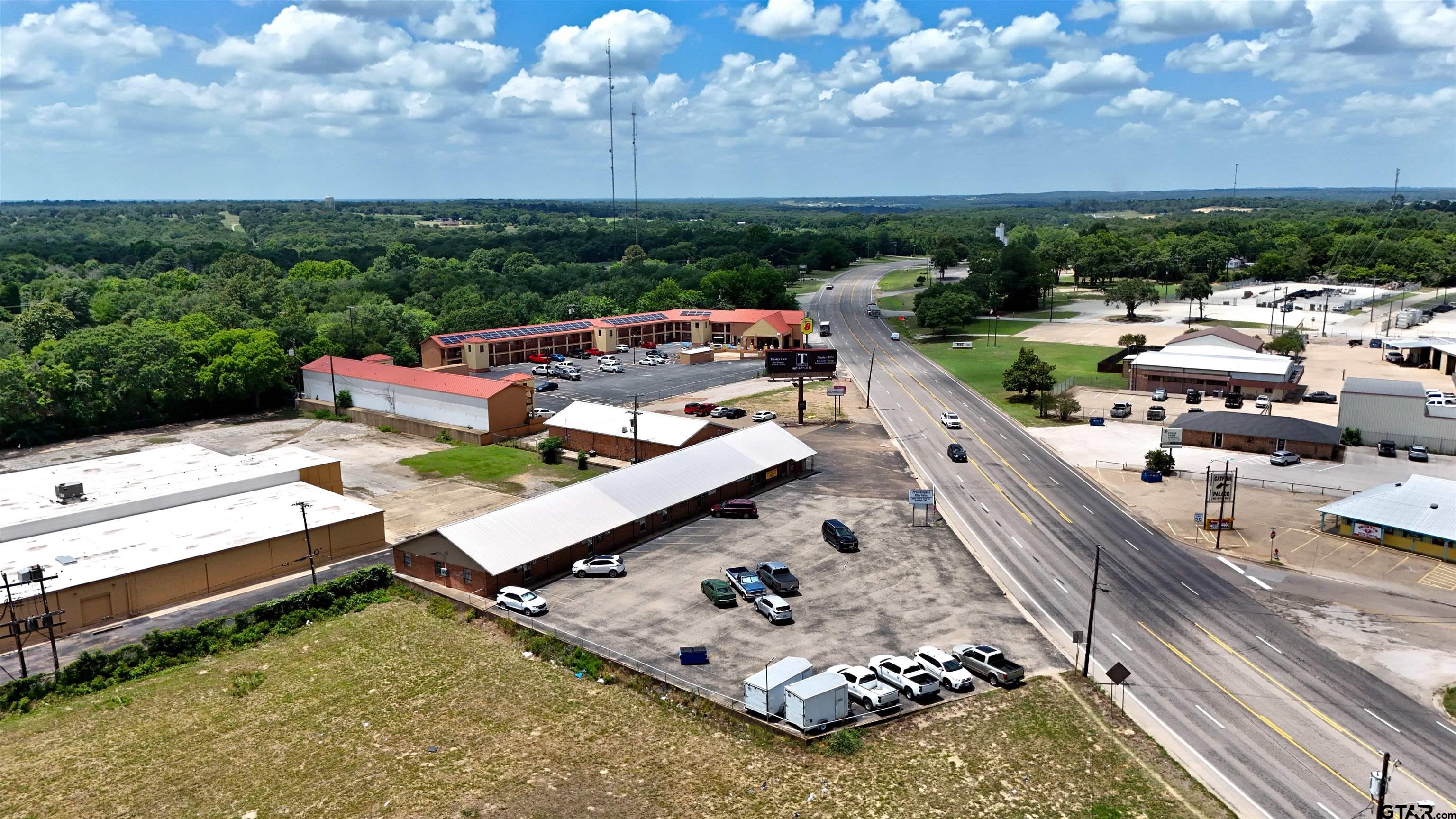 201 W US HWY 175