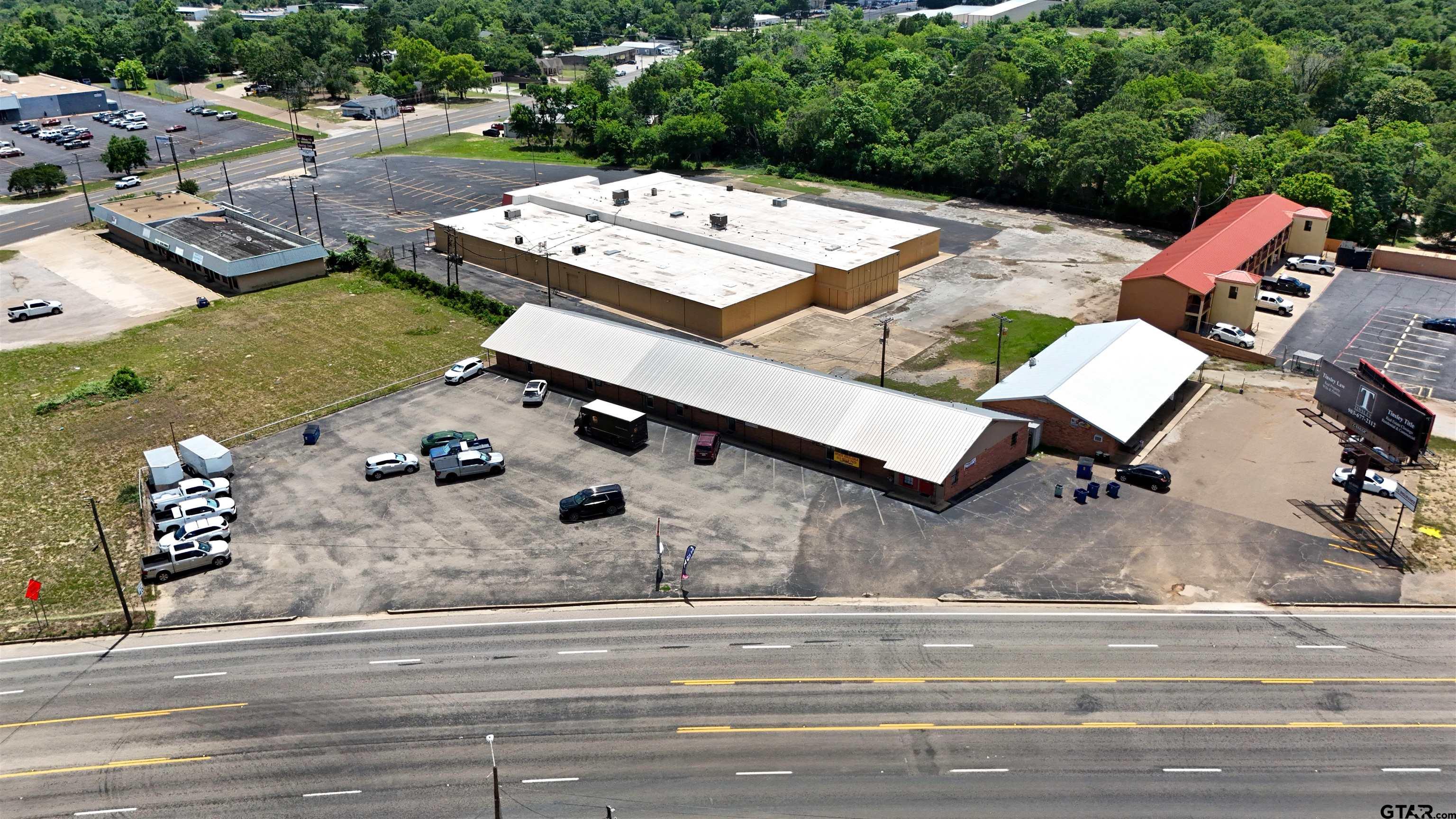 Photo 1 of 30 — 201 W US HWY 175, Athens, TX 75751