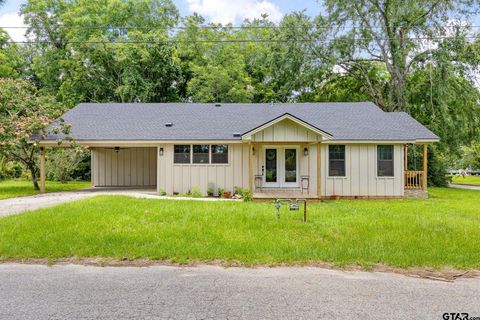 702 W Paschal St Troup TX 75789