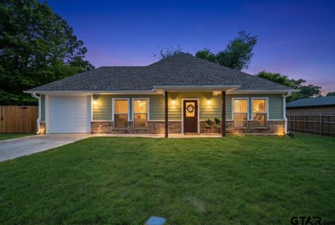 412 Crosby St Lindale TX 75771