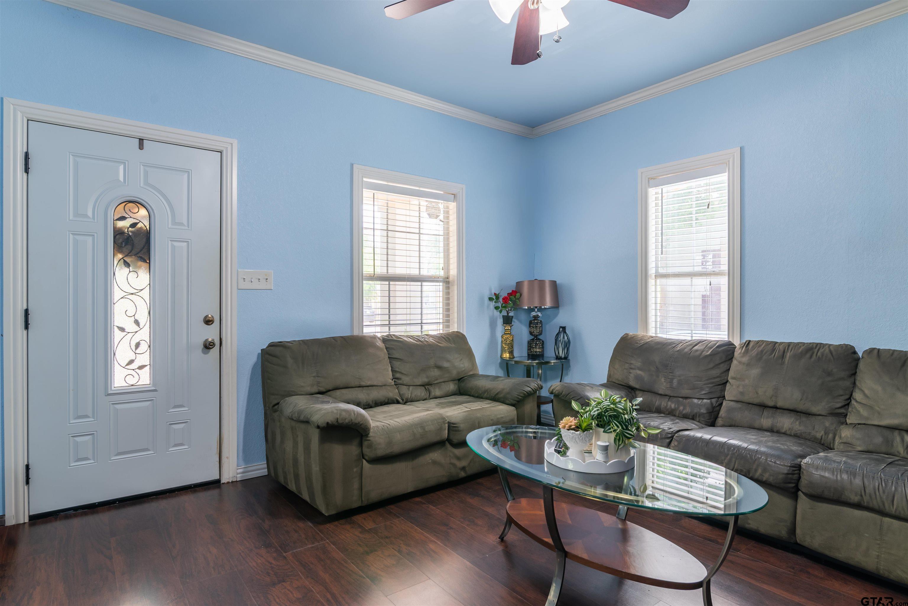 427 E Locust St