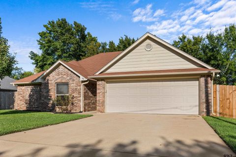 98 Hickory Rd. Bullard TX 75757