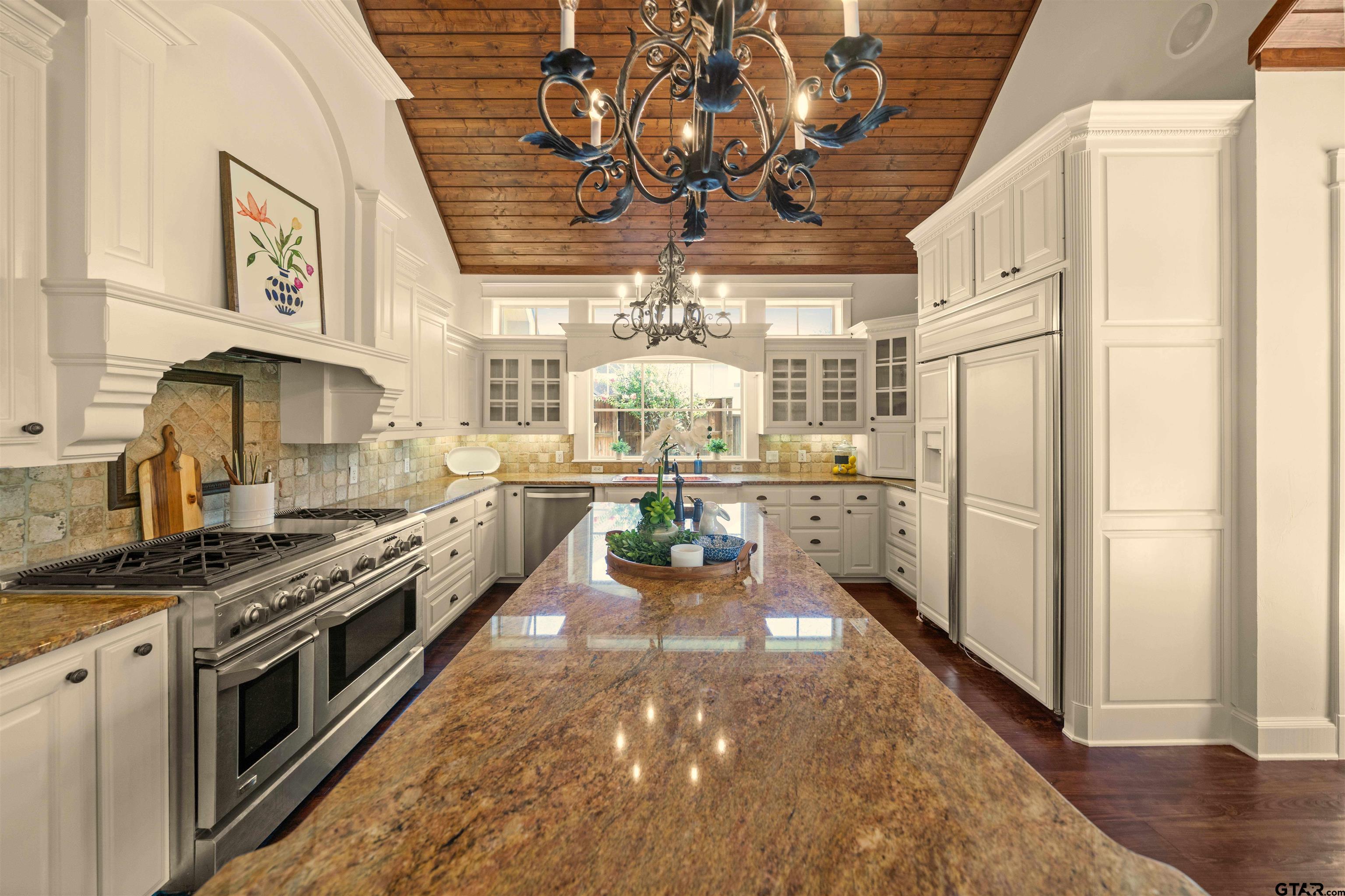 2305 Woodlands Dr.