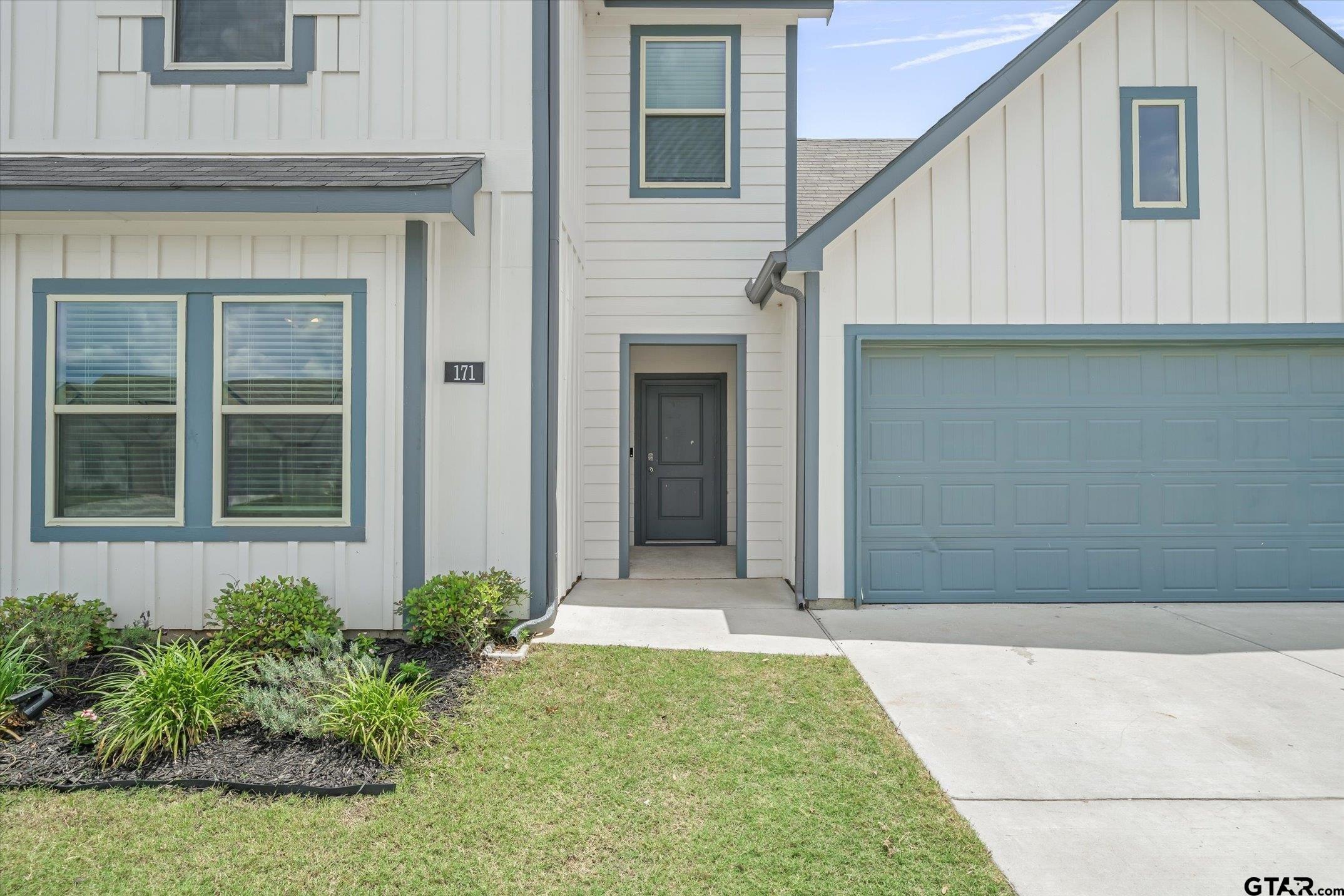 171 Hunters Way