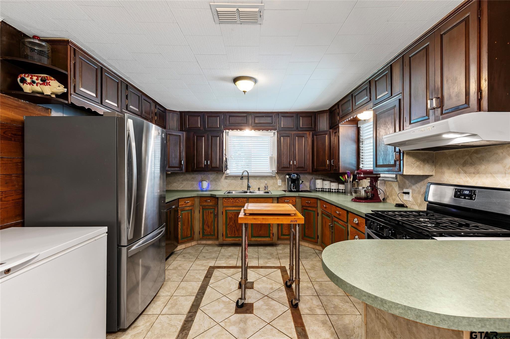 2685 N State Highway 37