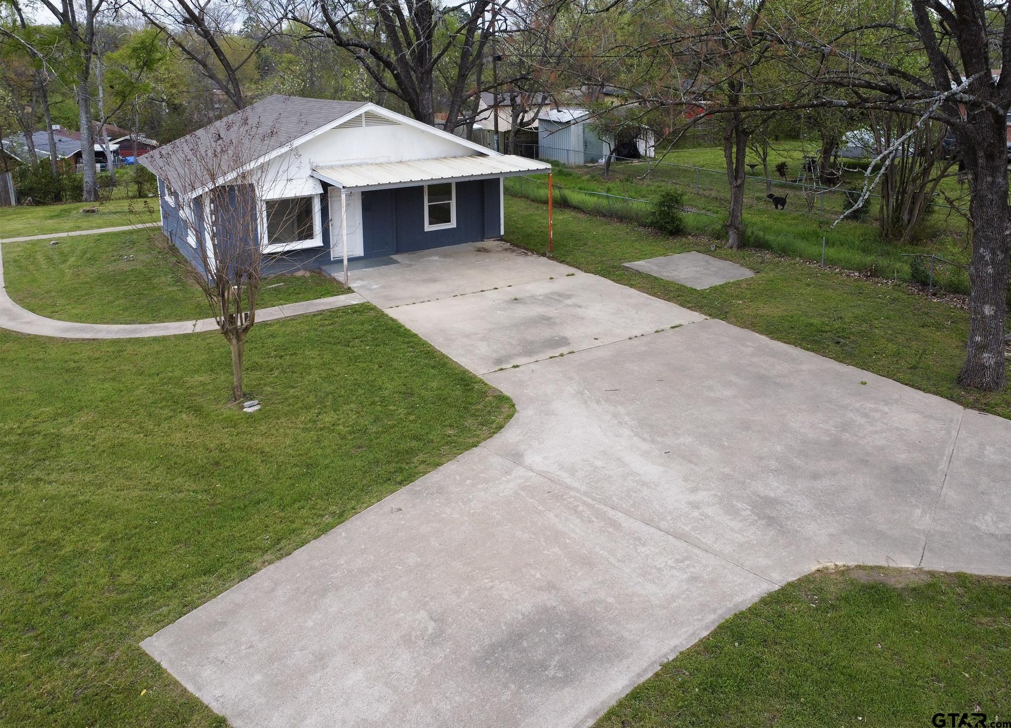 2007 Lee St. (TWO HOUSES)