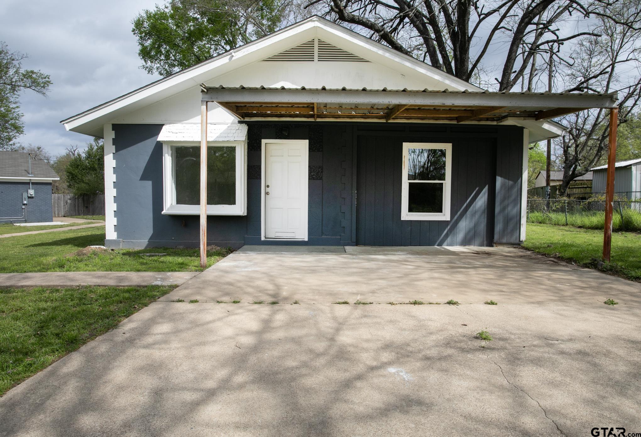 2007 Lee St. (TWO HOUSES)