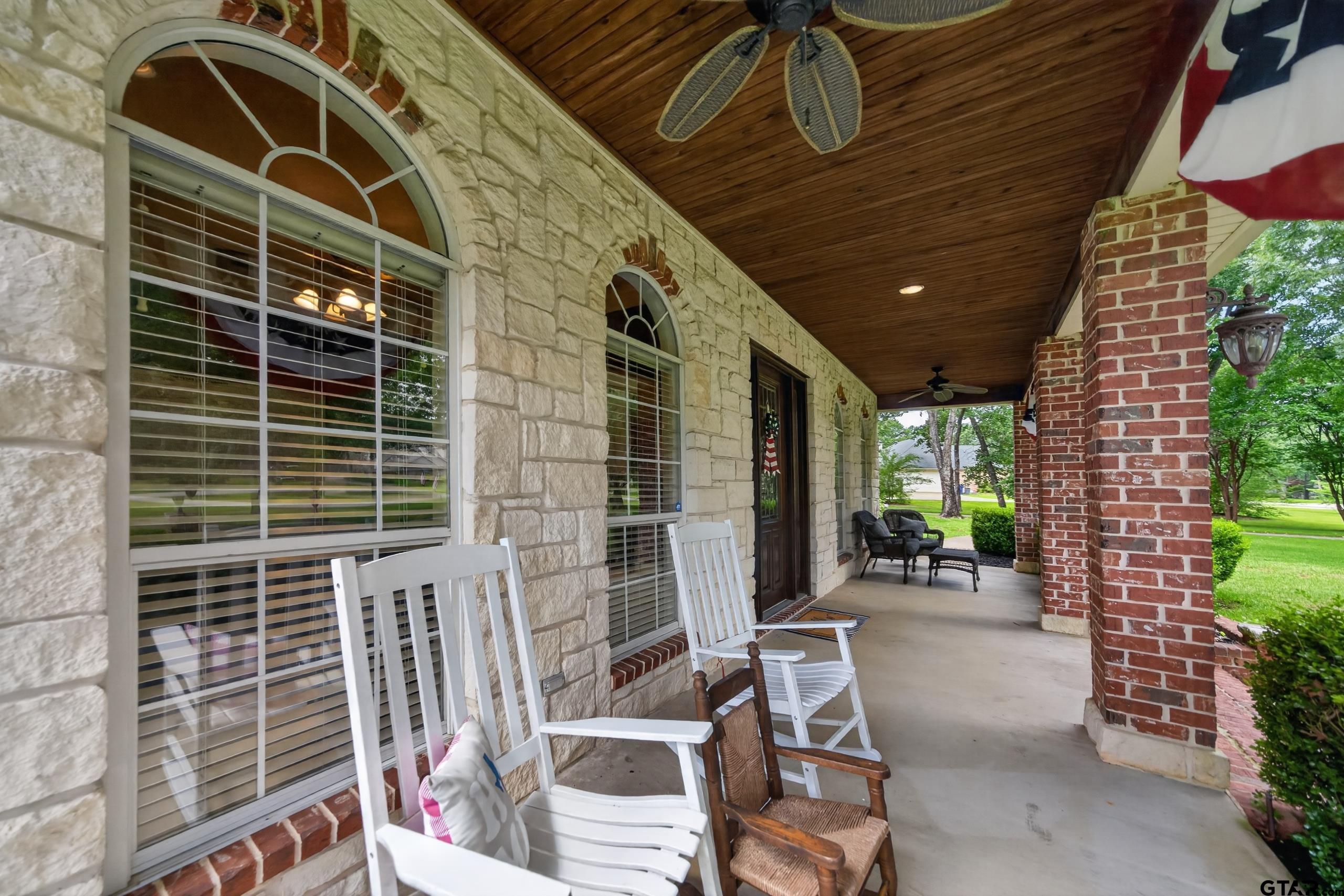 13051 Winding Oak