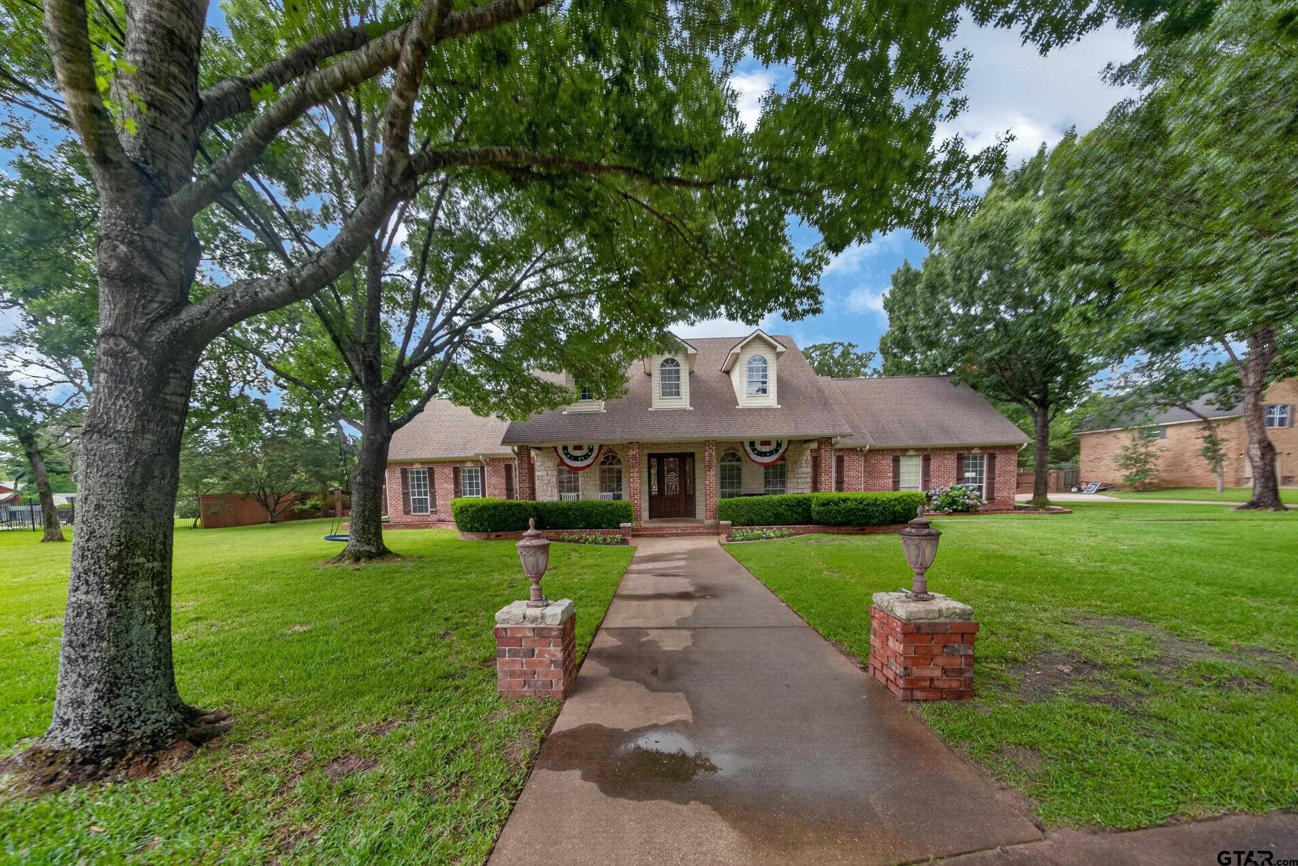13051 Winding Oak