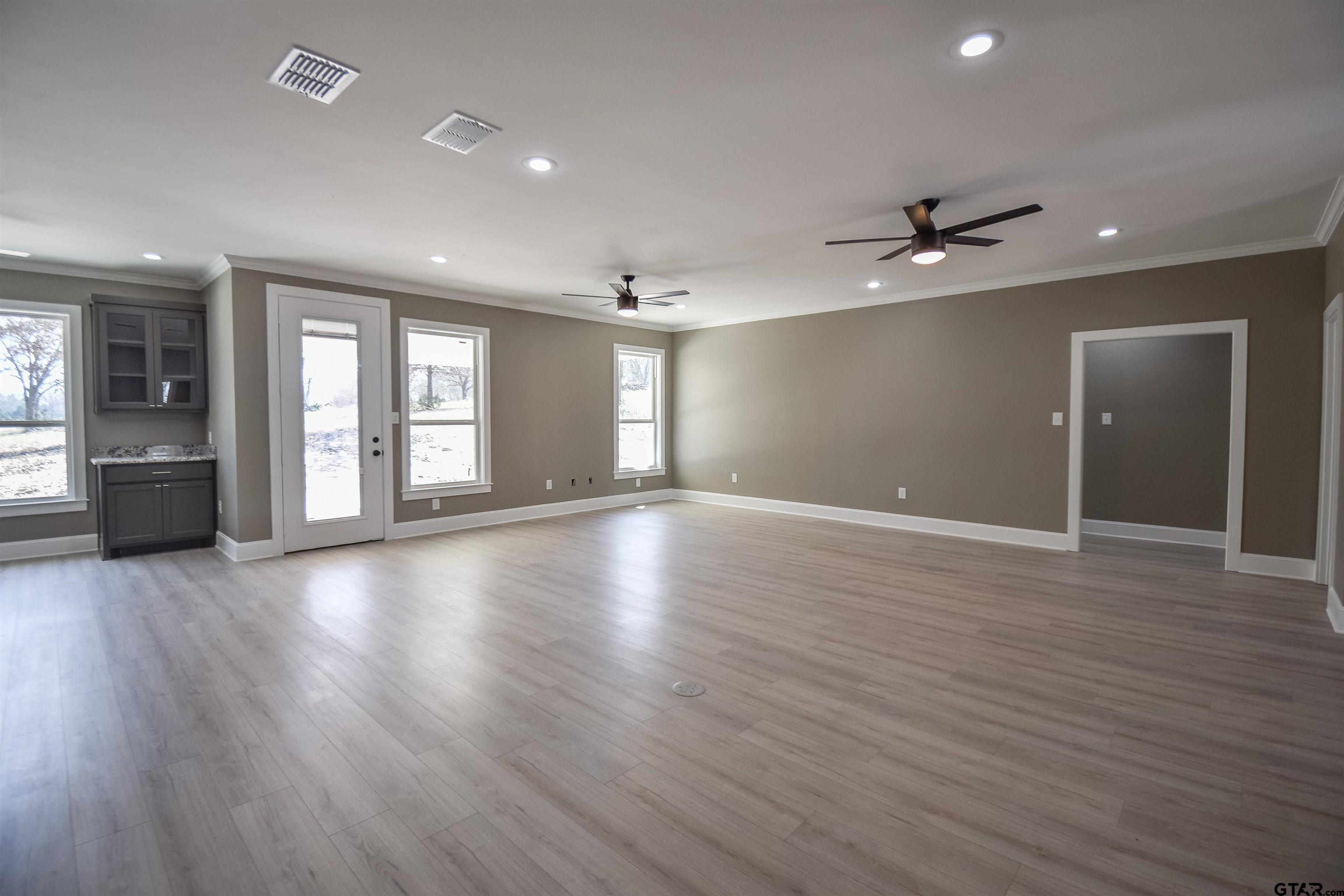 14697 Gracie Ln
