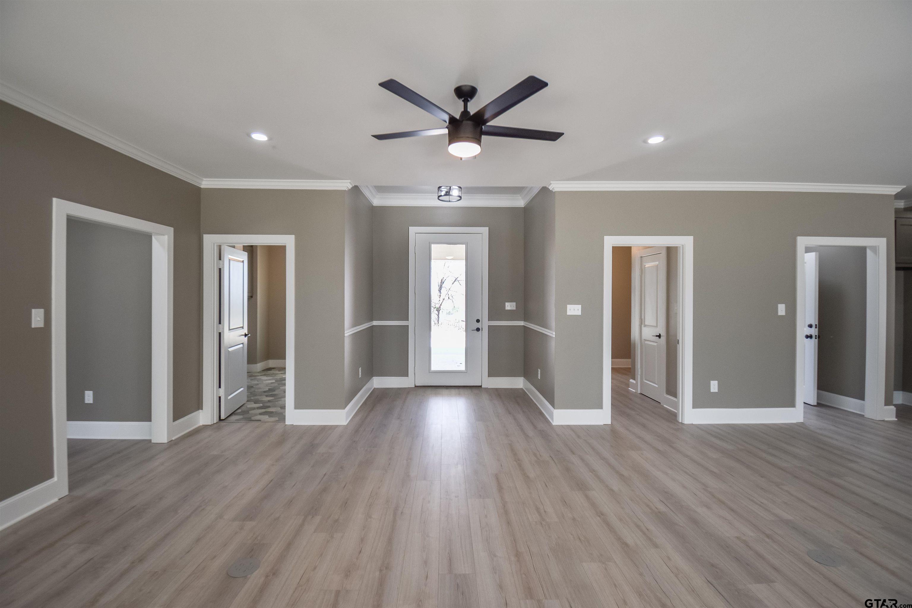 14697 Gracie Ln