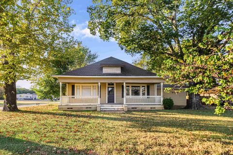 205 E Emma Bullard TX 75757