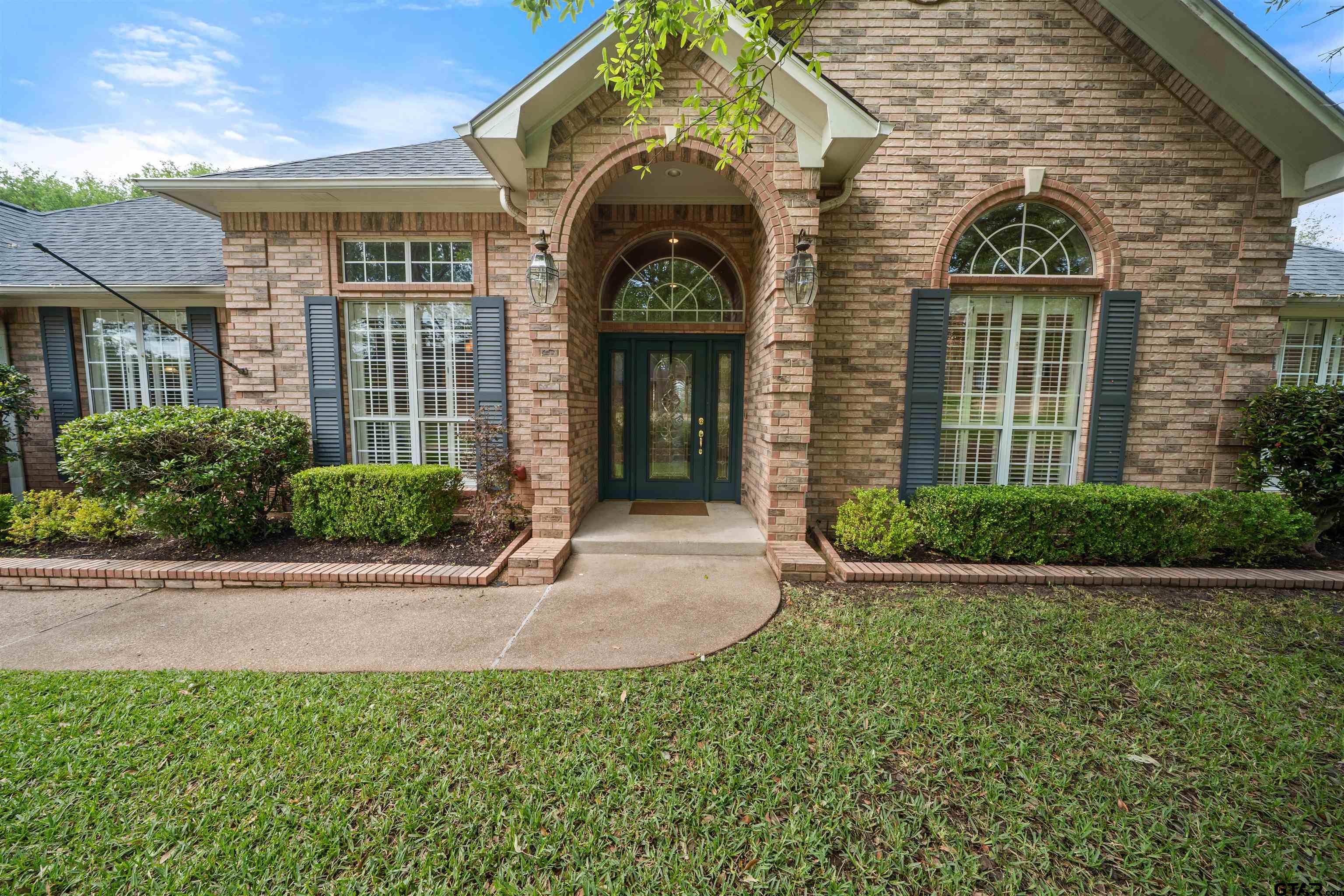 1701 Royal Oak Dr.