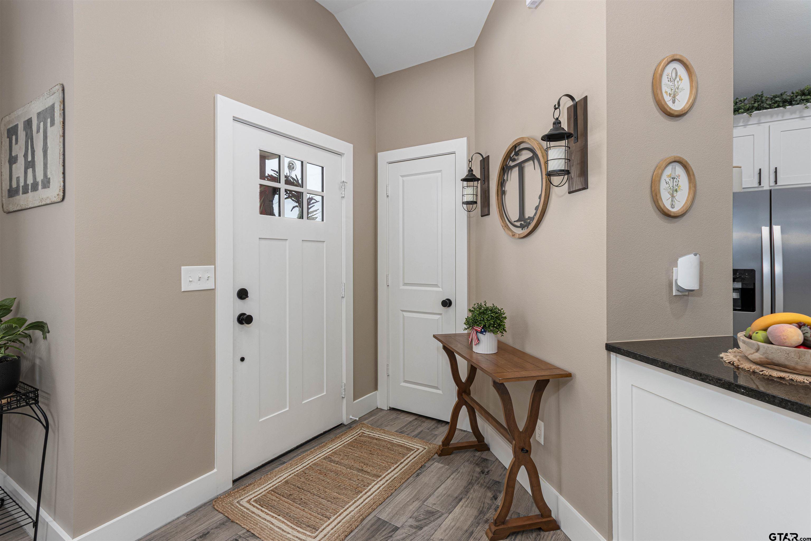 16210 Crossing Circle