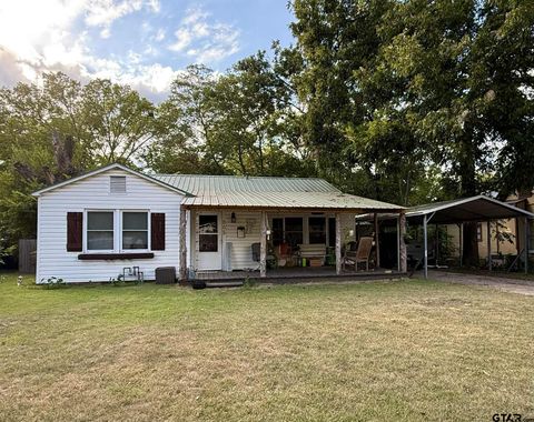 805 Sycamore Street Mineola TX 75773