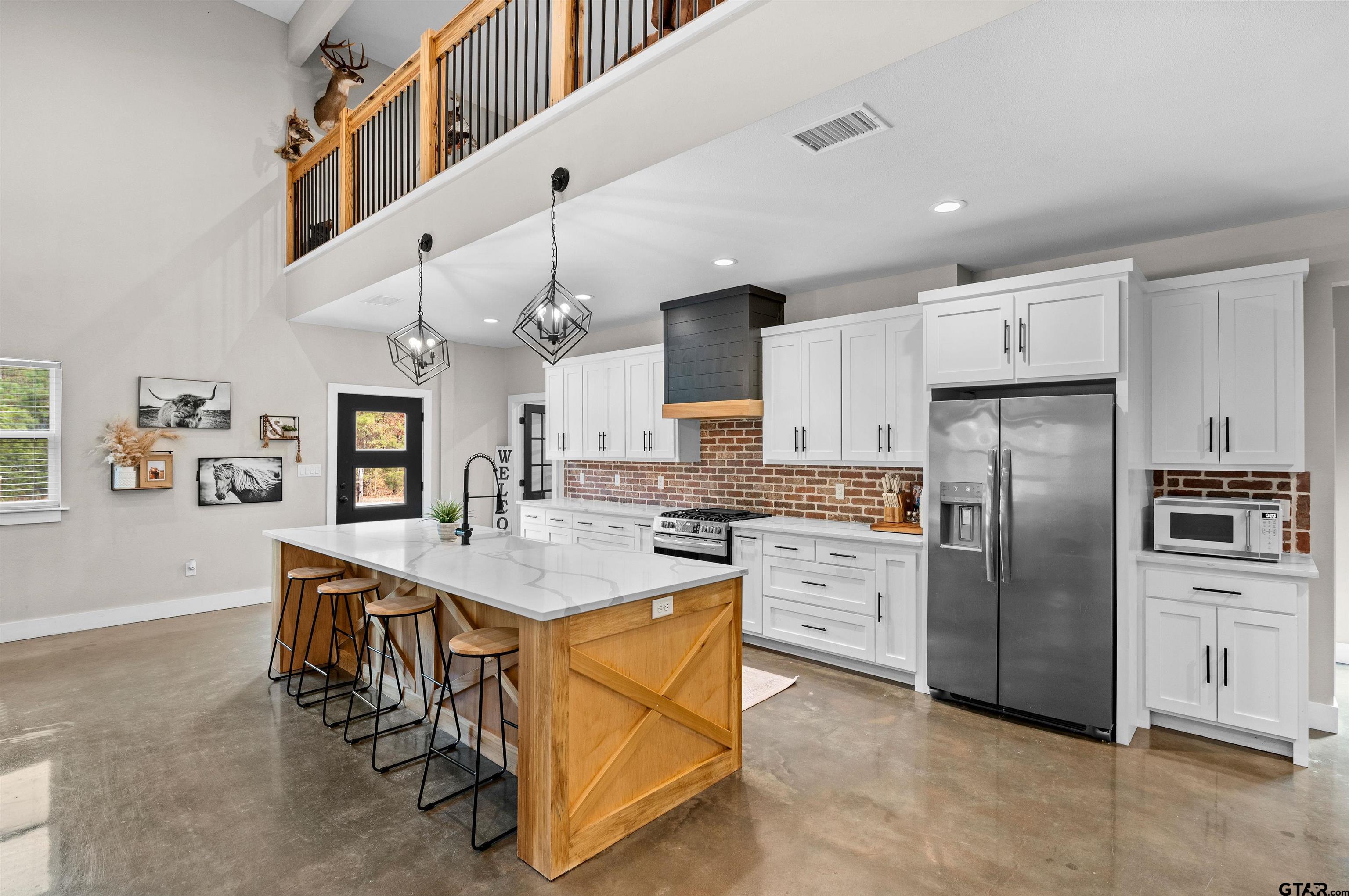 373 County road 3832