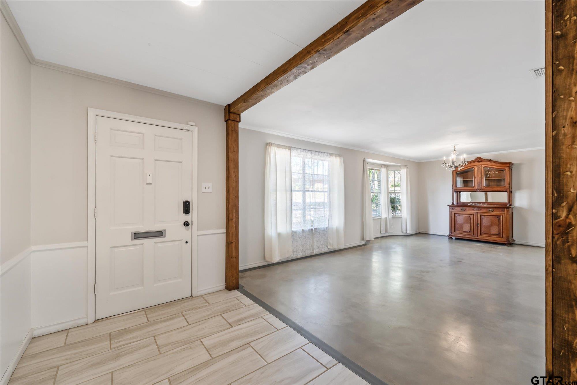 1805 De Charles Street