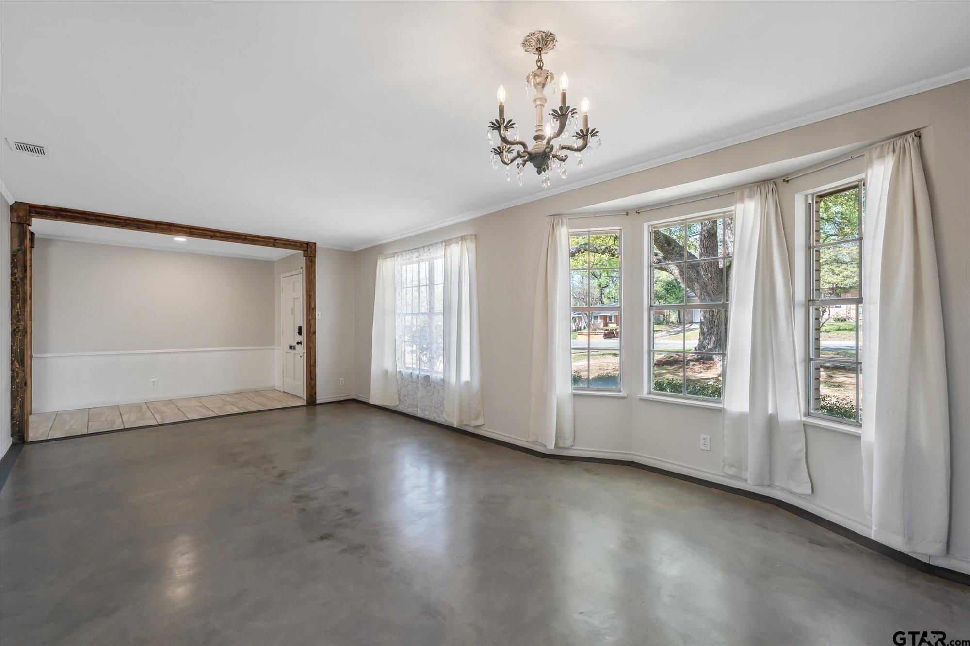 1805 De Charles Street