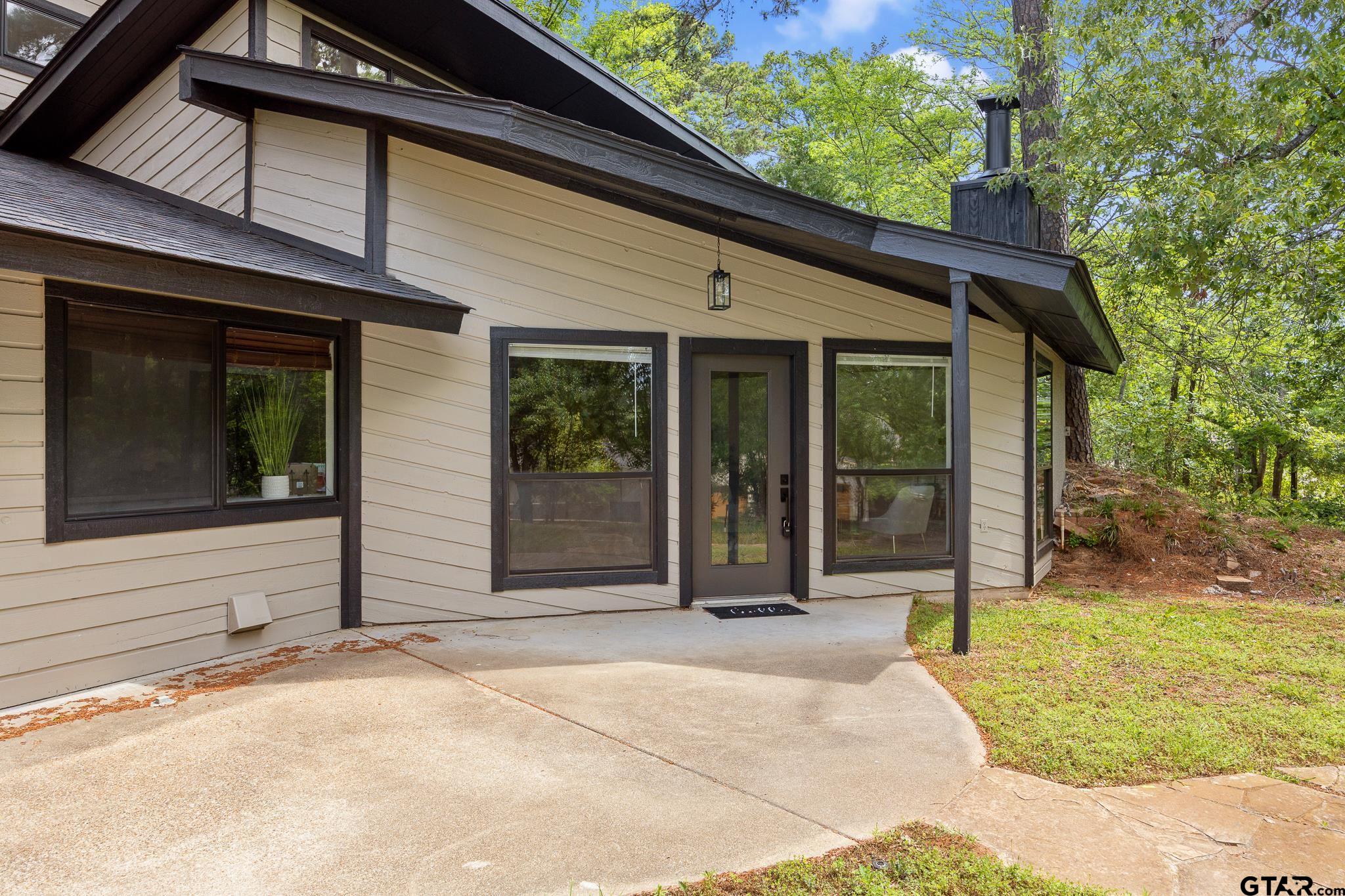 1441 Tanglewood Dr. W