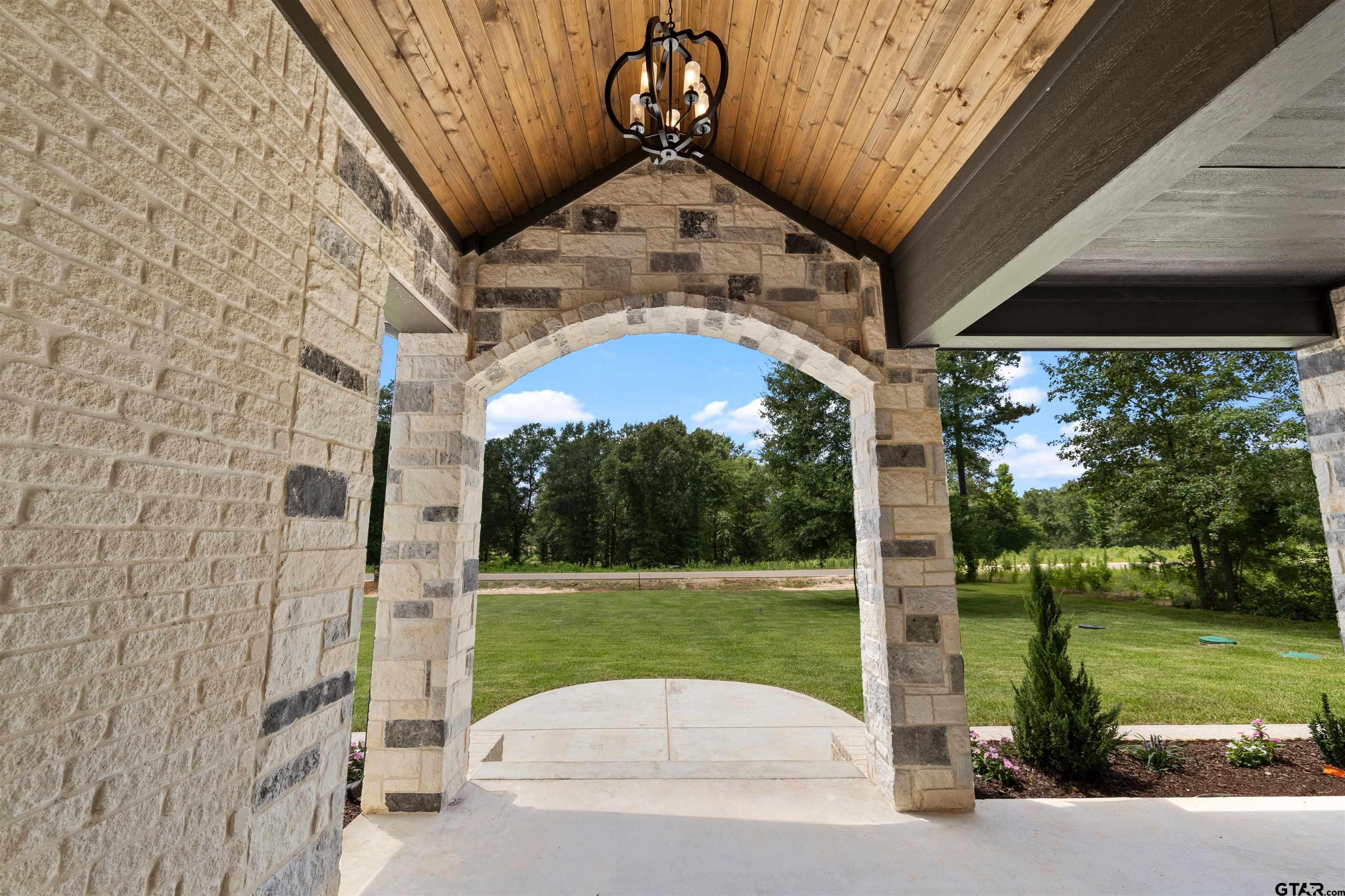 800 N Stone Chimney Rd