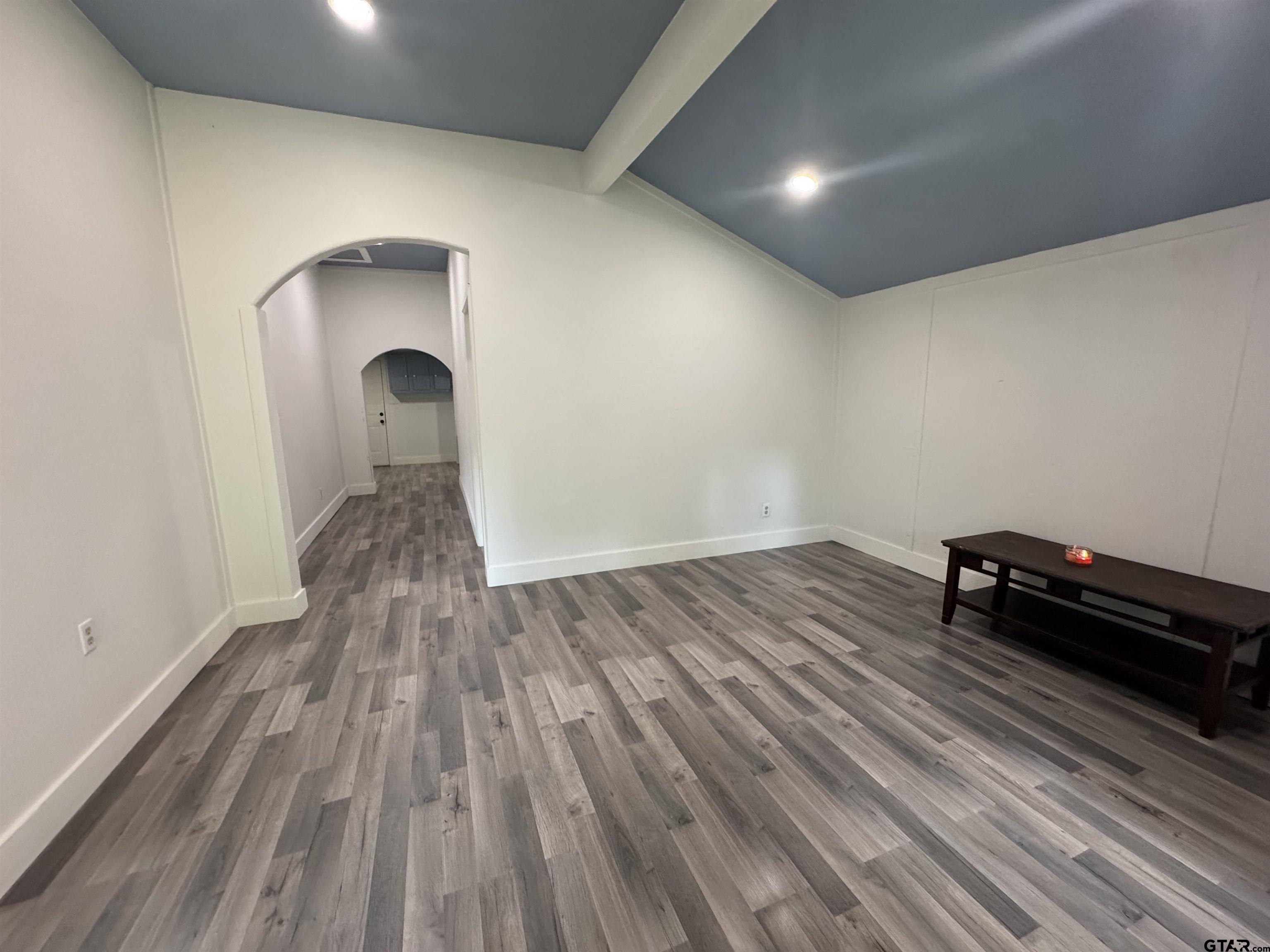 8124 County Road 381