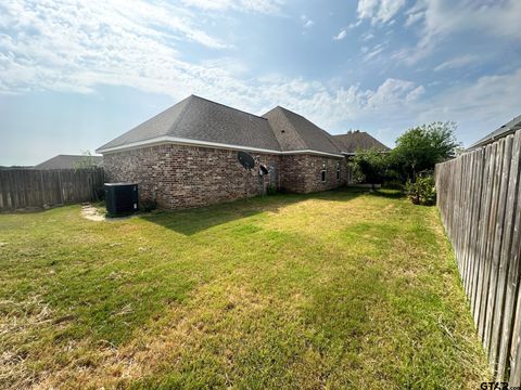 A home in Lindale