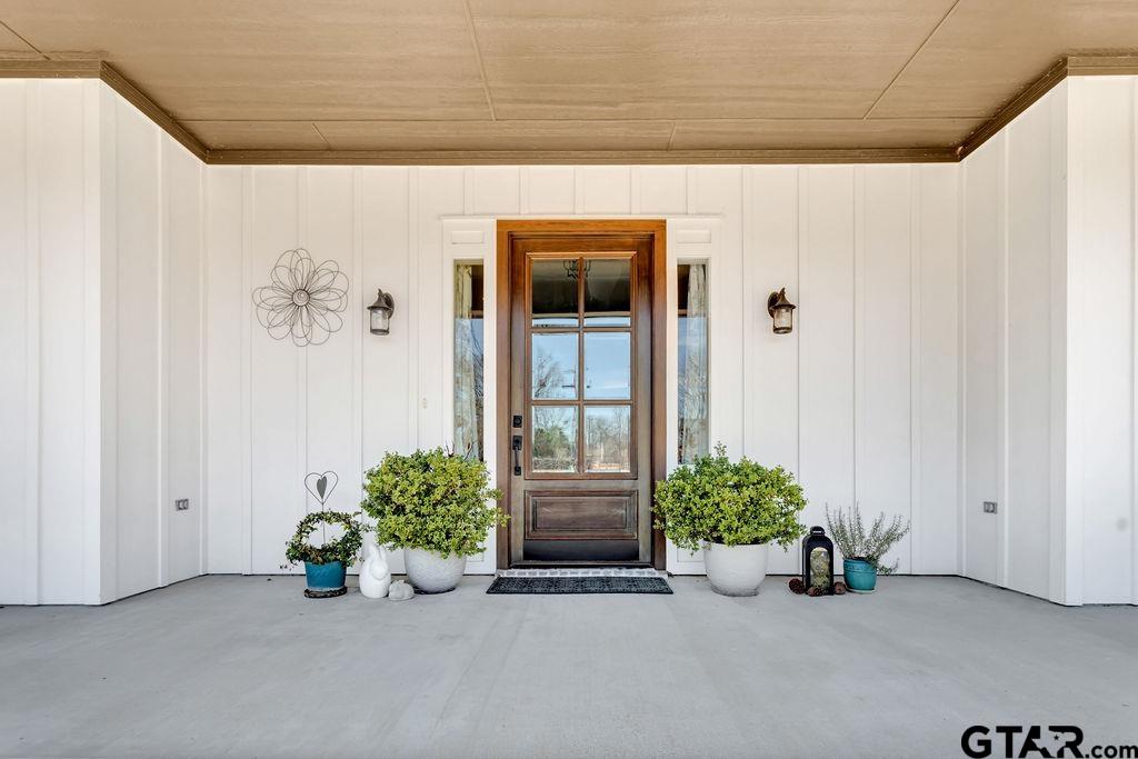 202 Winged Foot Dr