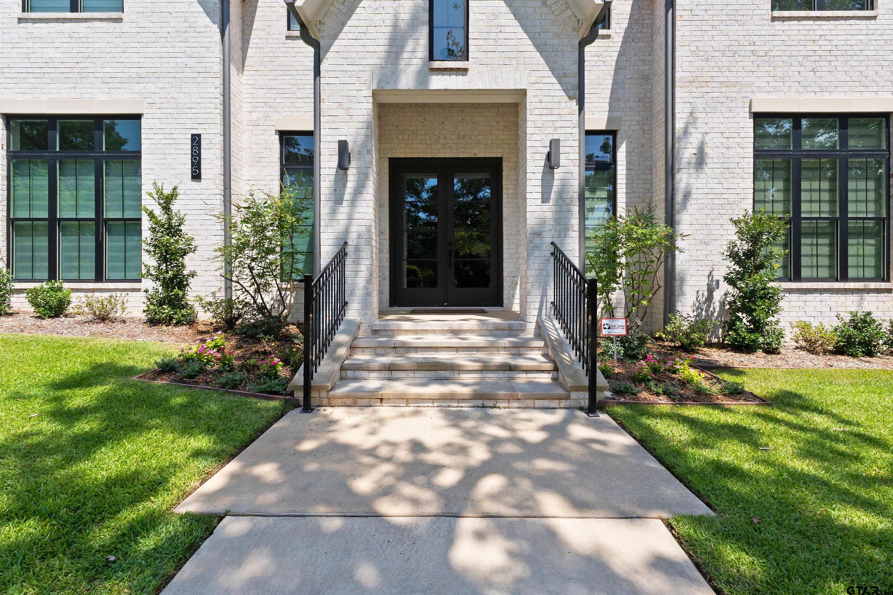 2895 Stewart Way