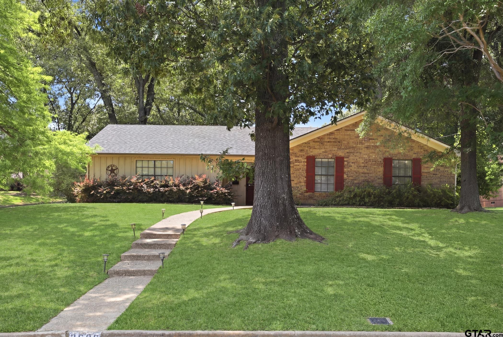 3505 Cloverdale Dr