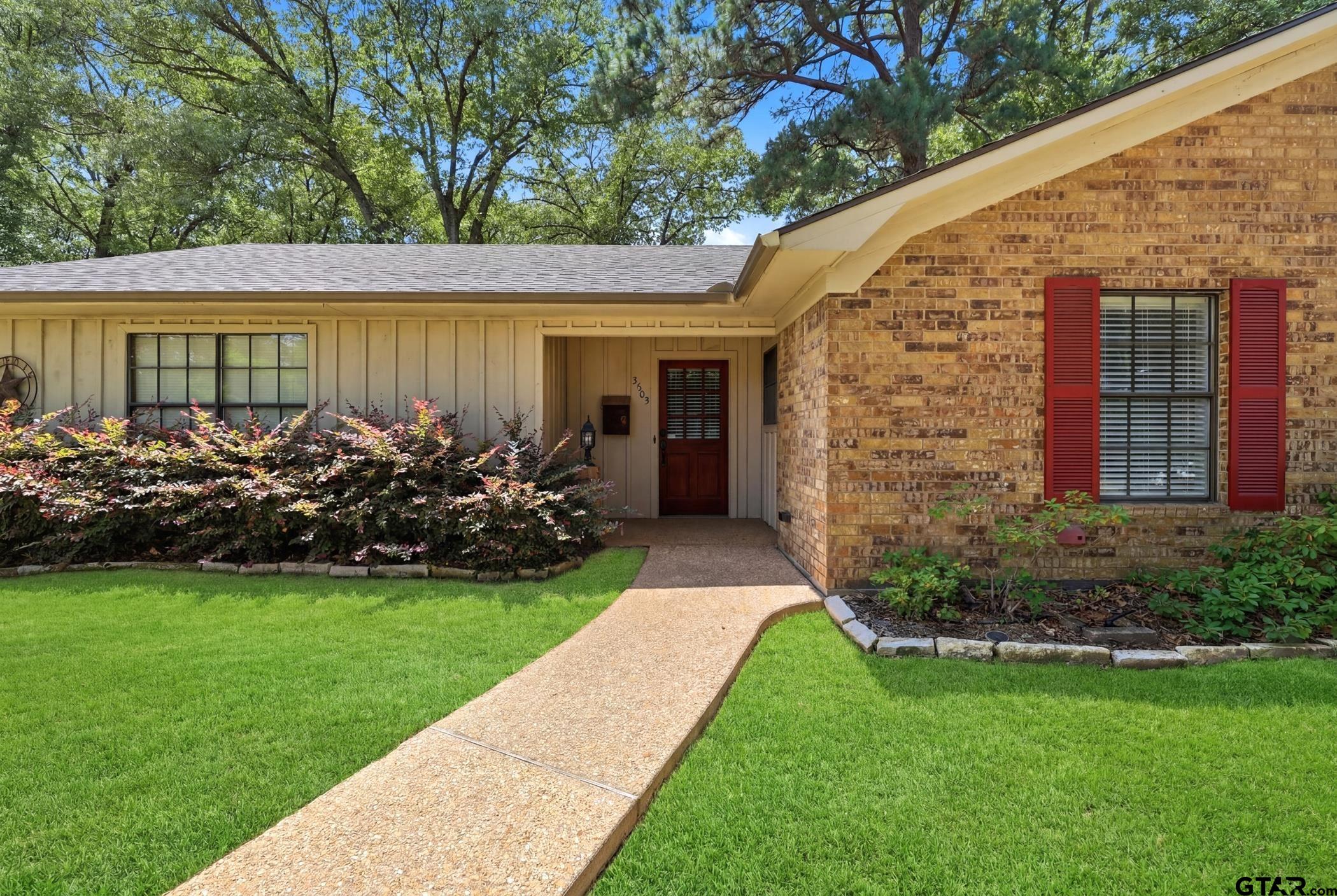 3505 Cloverdale Dr