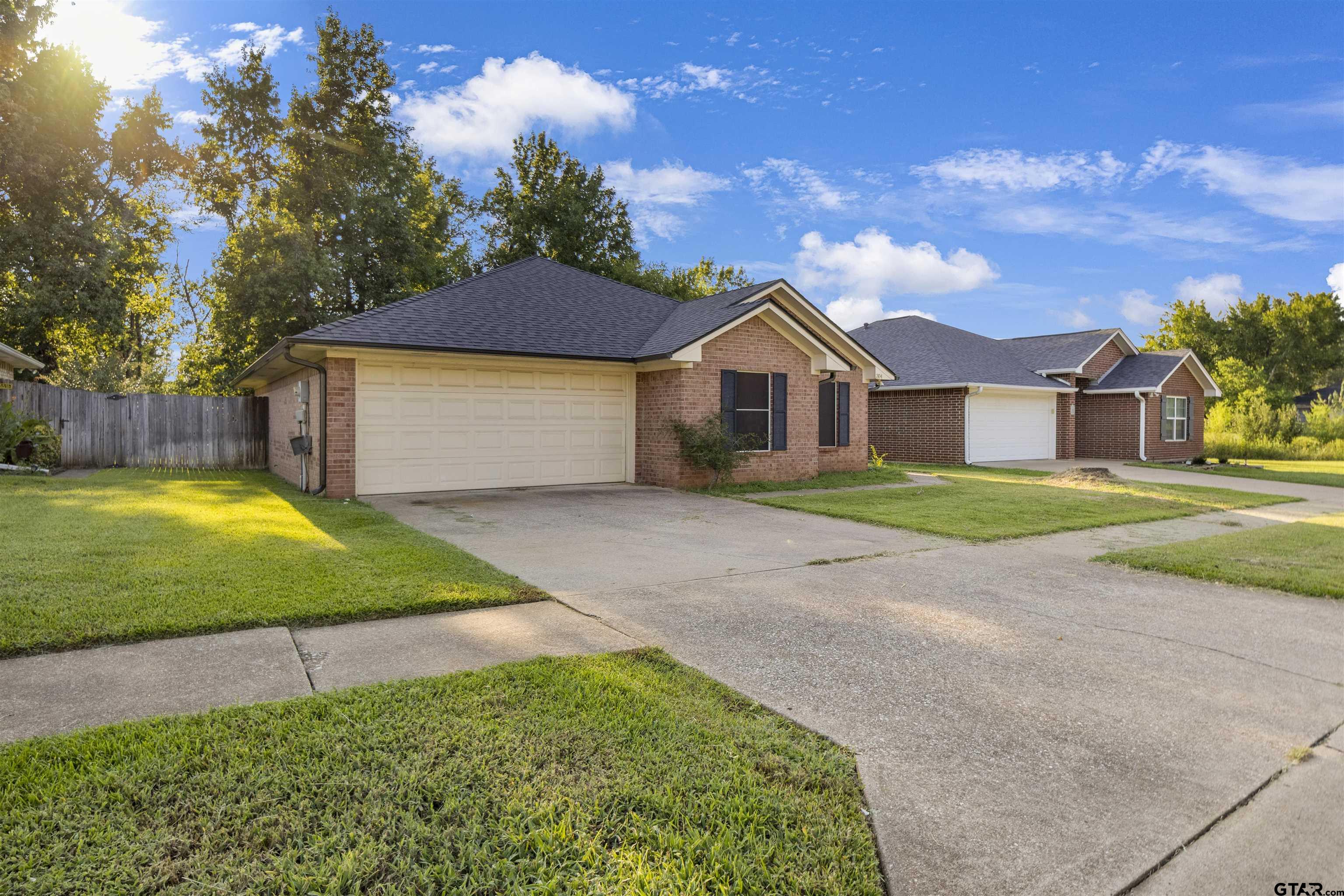 304 Willowbrook Ln
