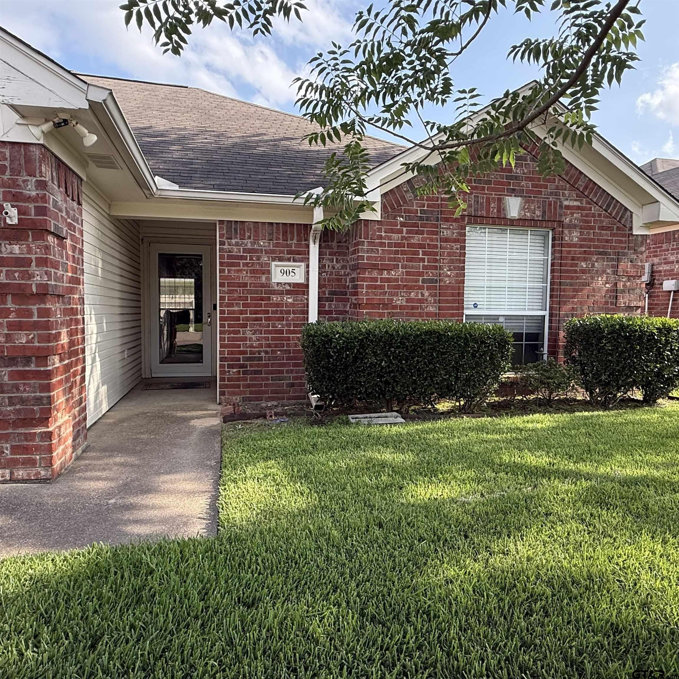 5401 Hollytree Dr Unit 905