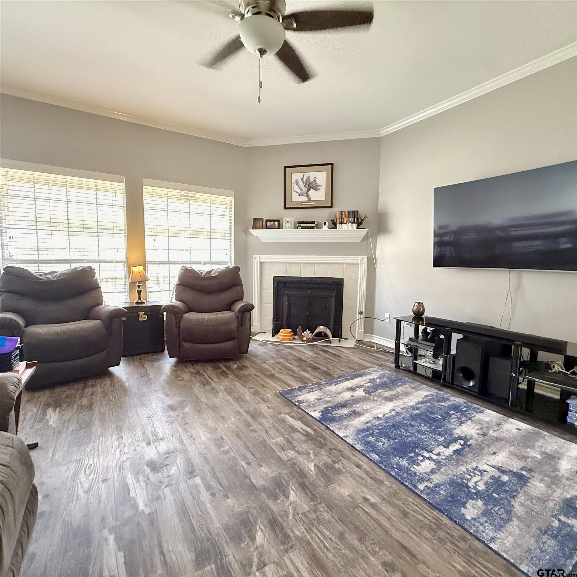 5401 Hollytree Dr Unit 905
