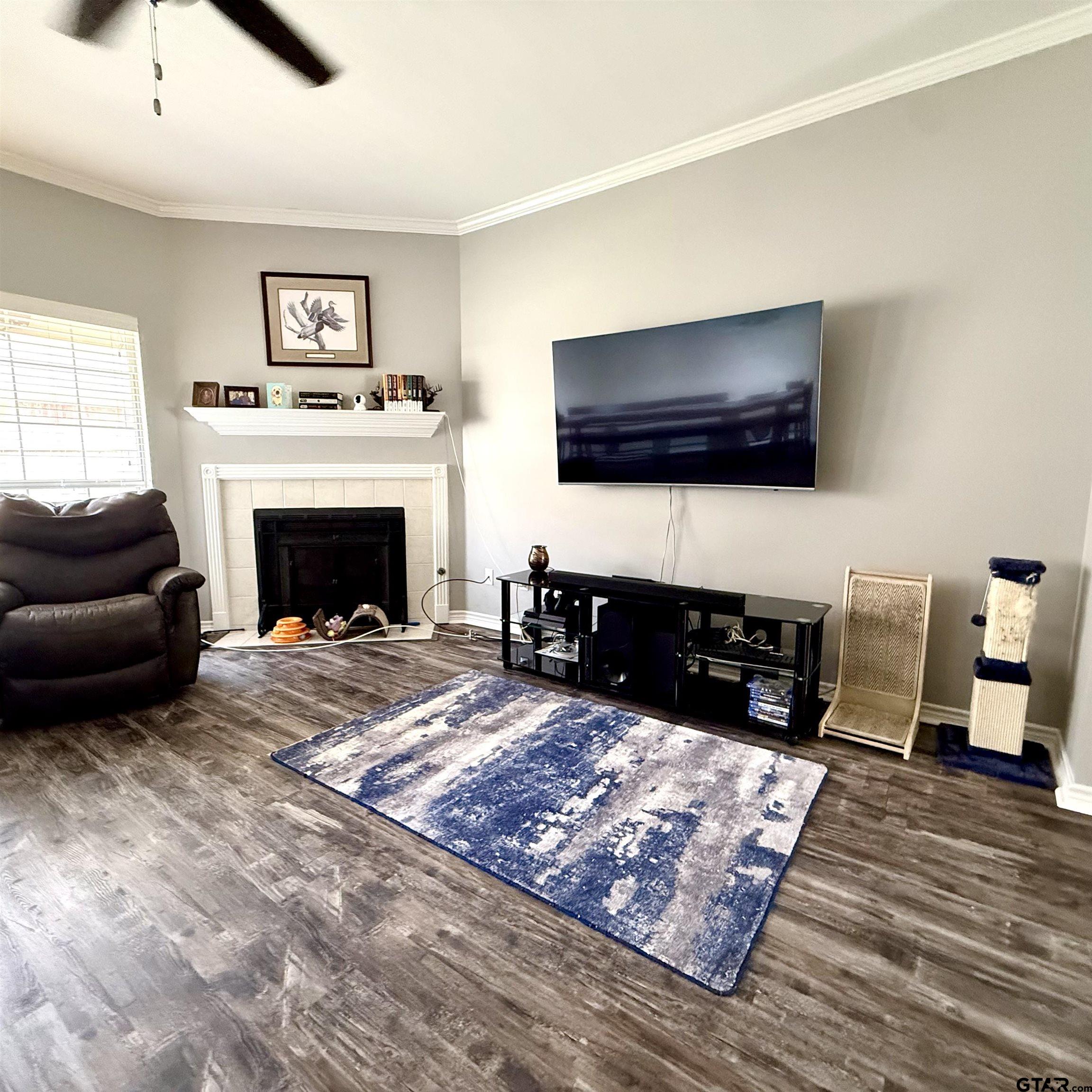 5401 Hollytree Dr Unit 905