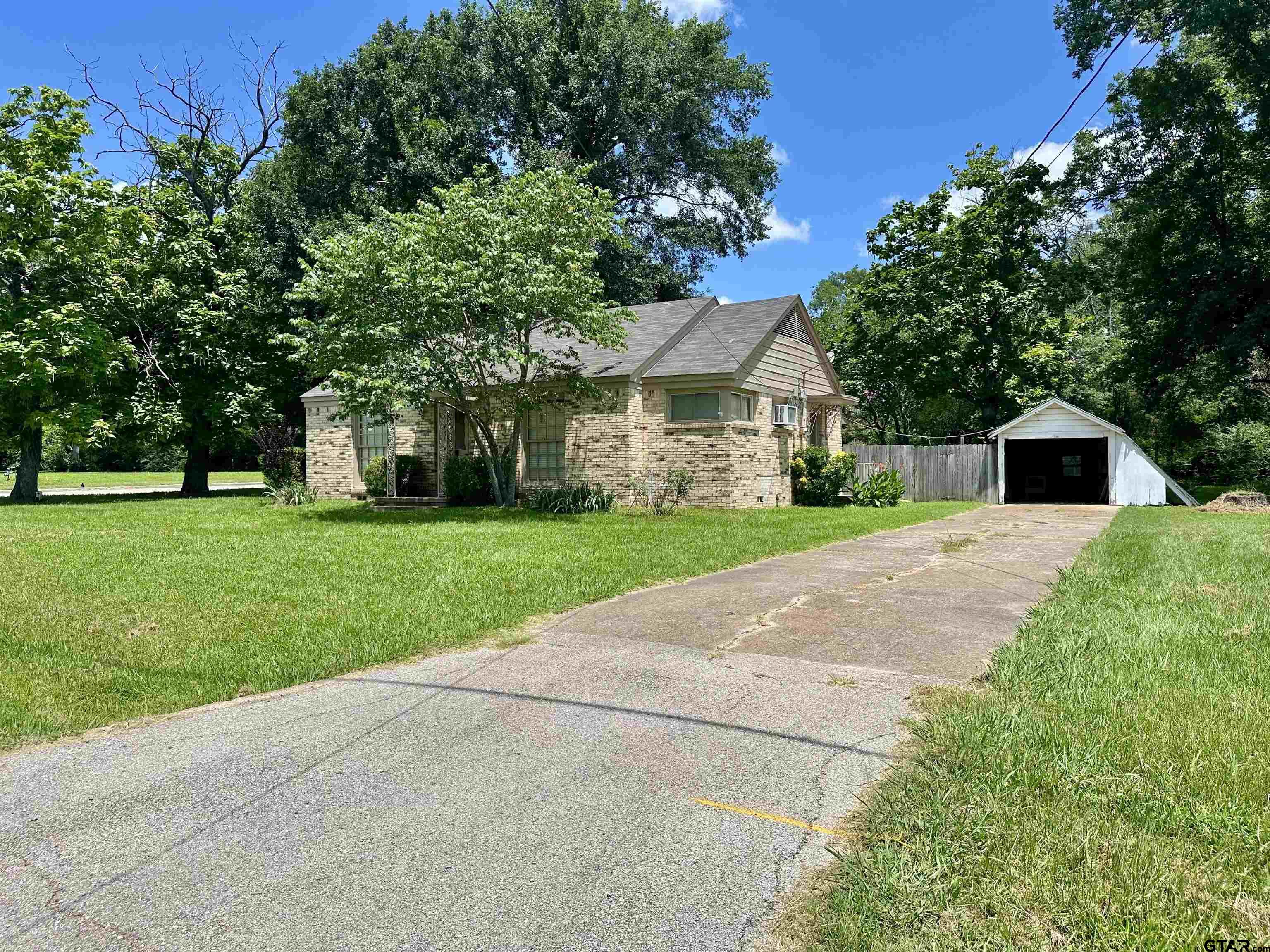 1030 W Kuykendall