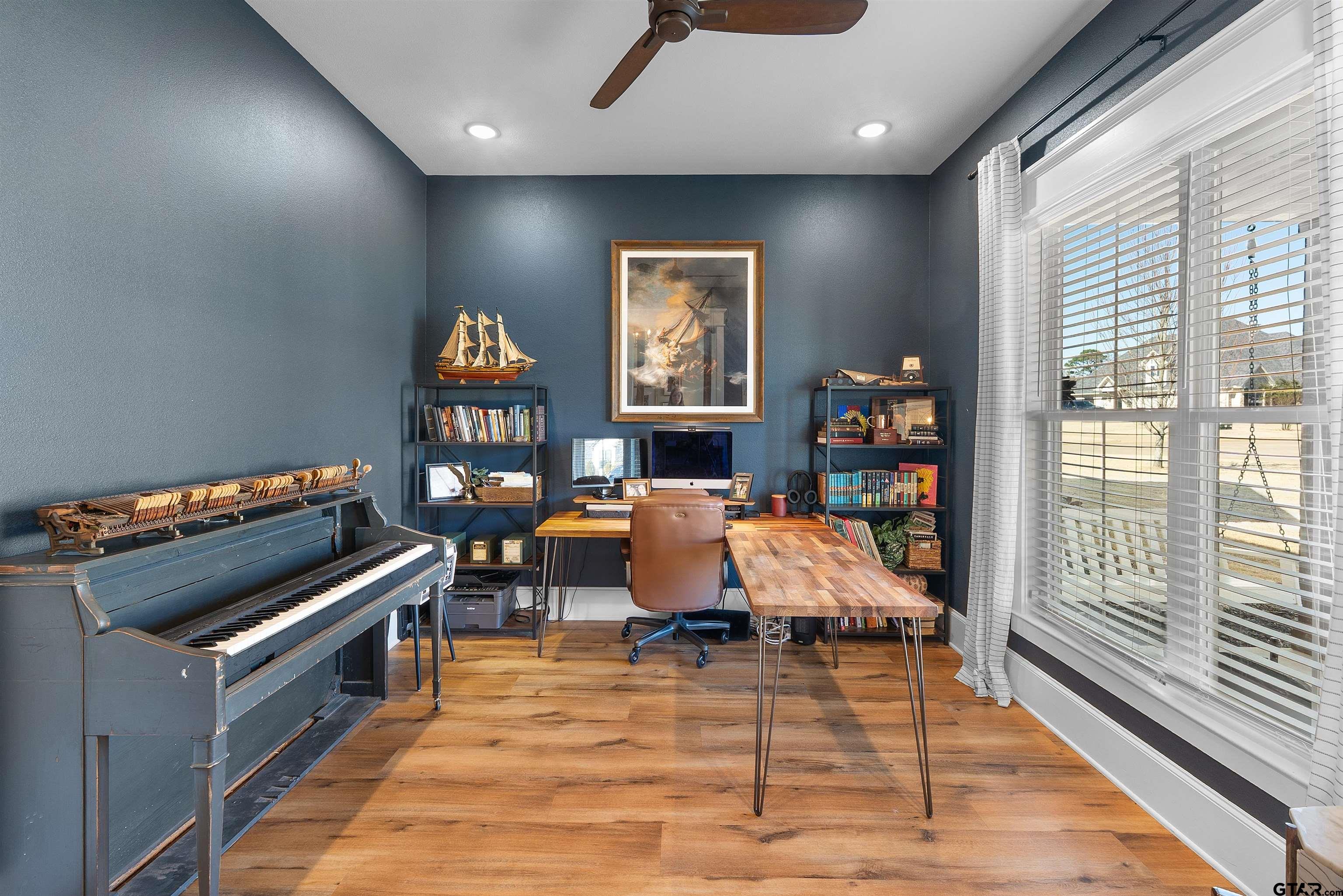 20247 Deer Hollow Dr