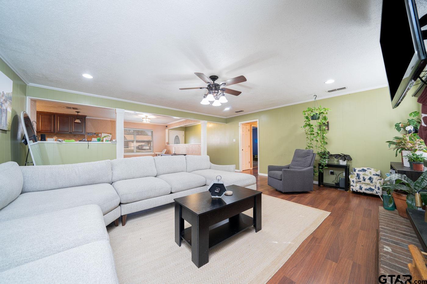 110 Cheryl St