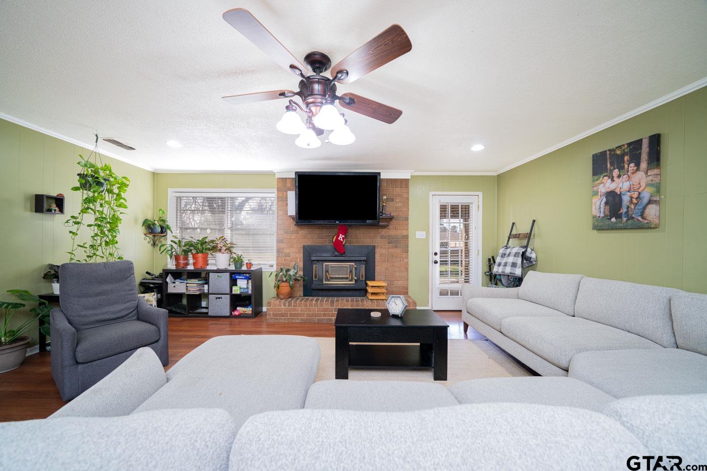110 Cheryl St