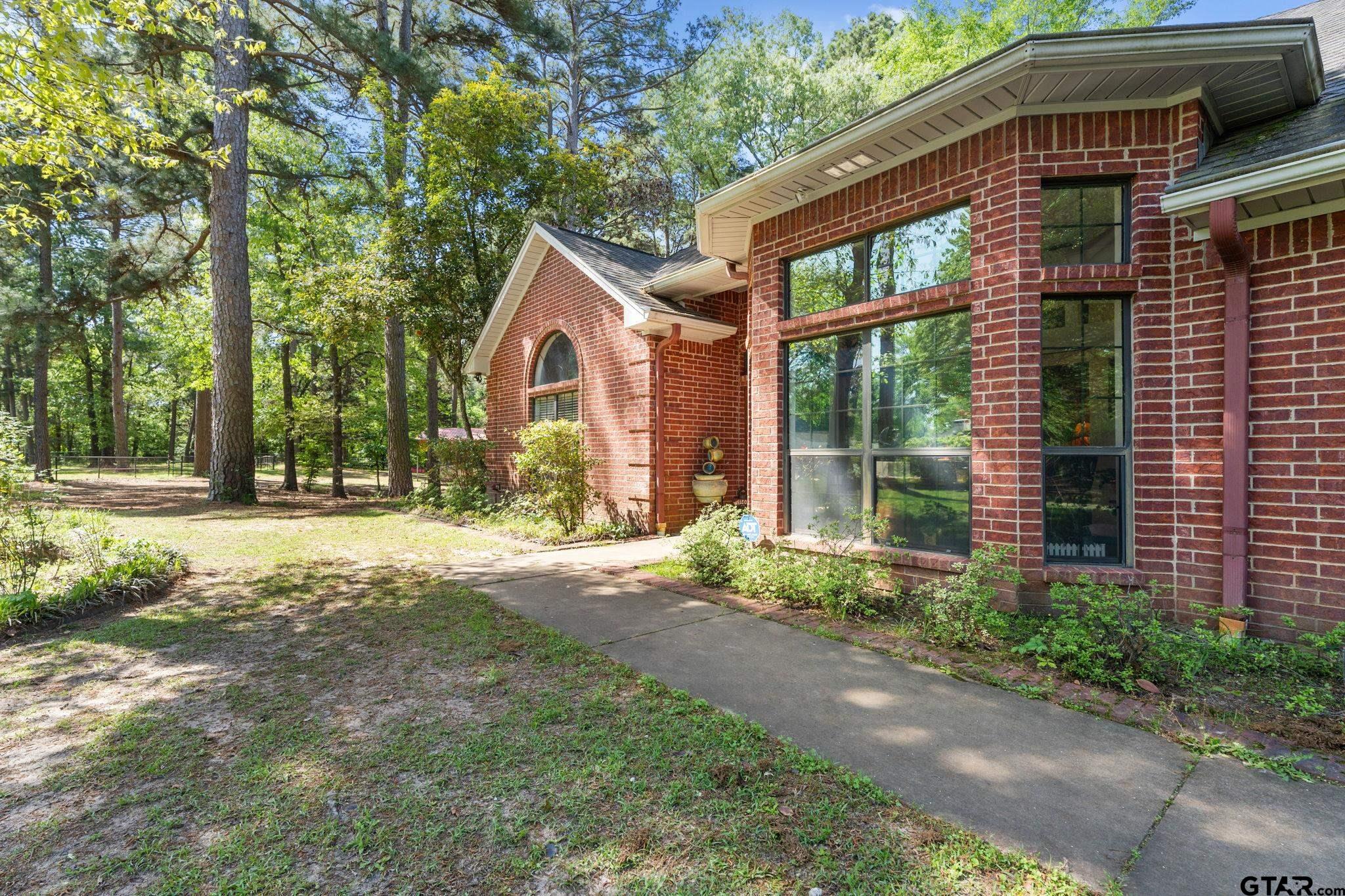 19132 Falls Creek Dr.