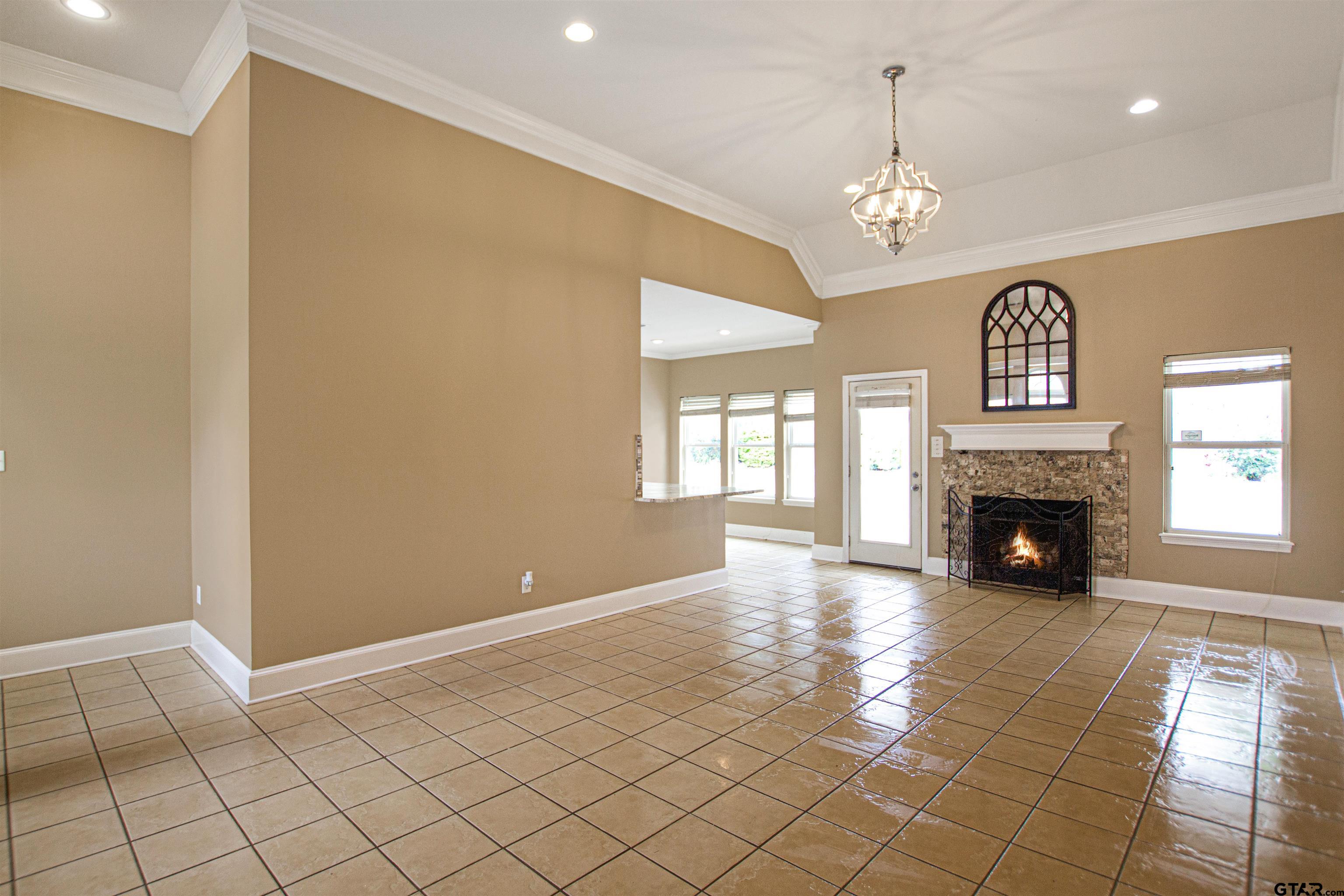 812 Rugby Ln