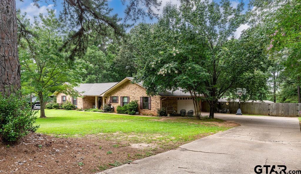 2707 Bentwood Dr
