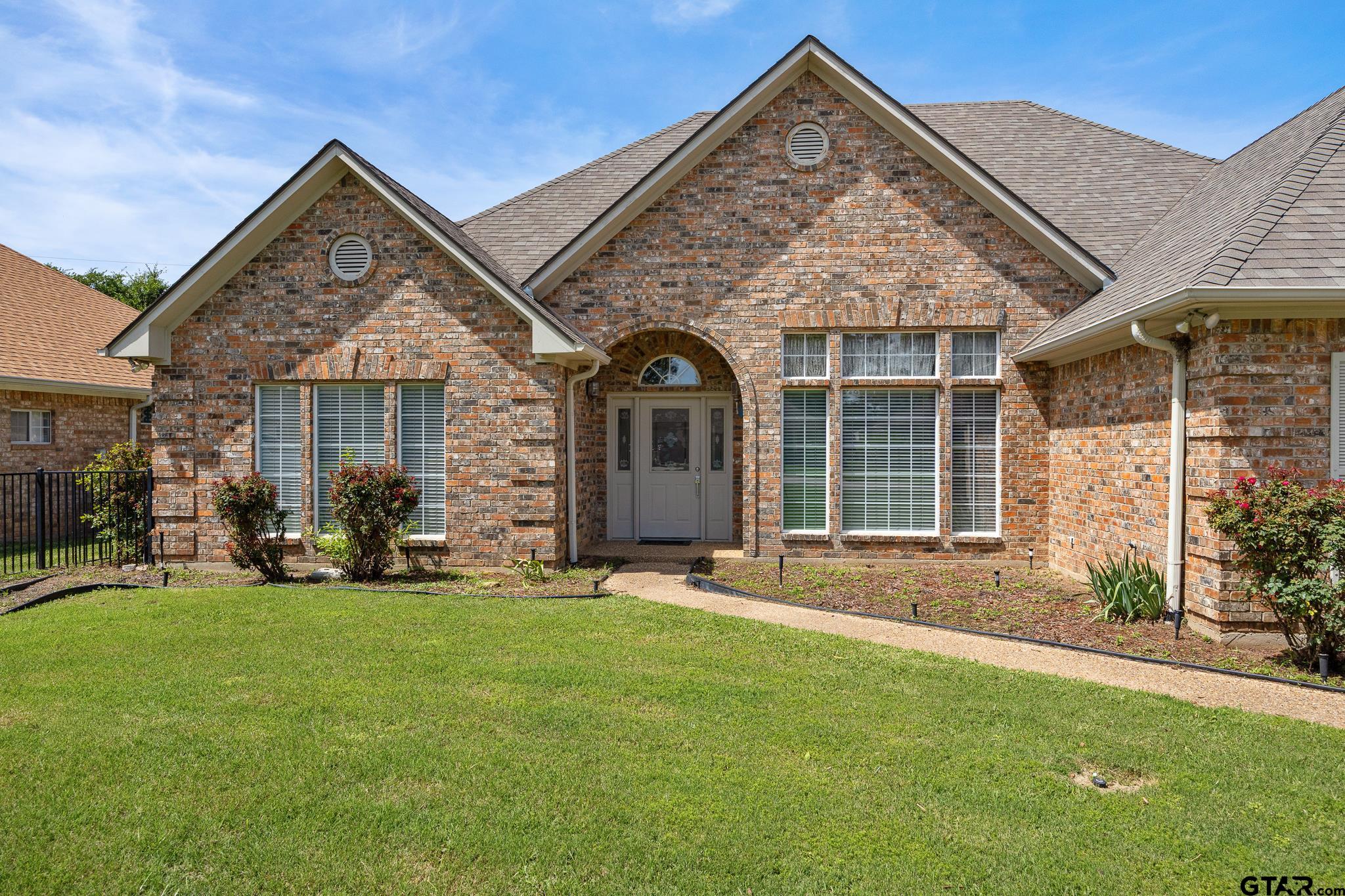 122 N Bay Dr
