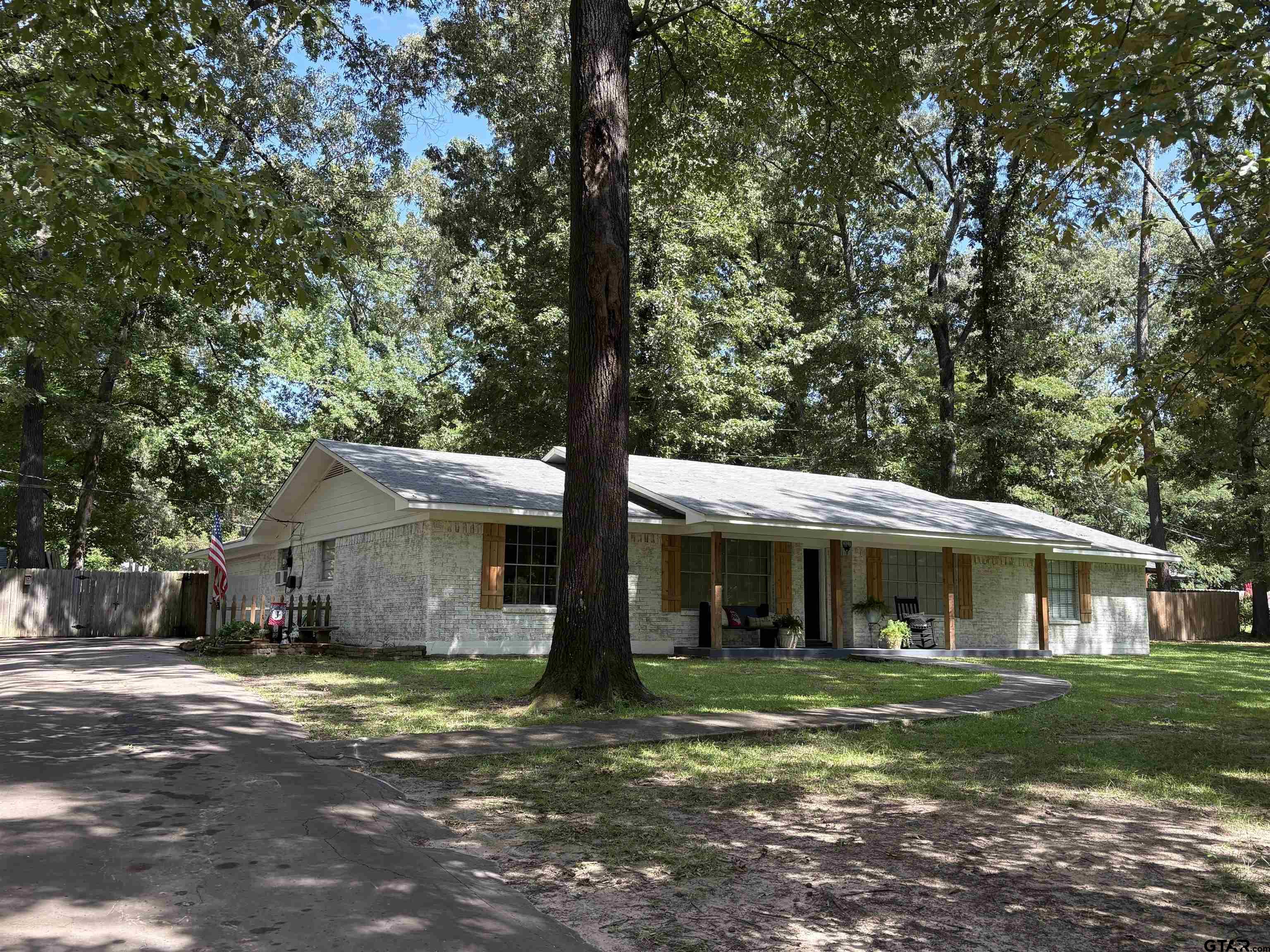 109 Dogwood St.
