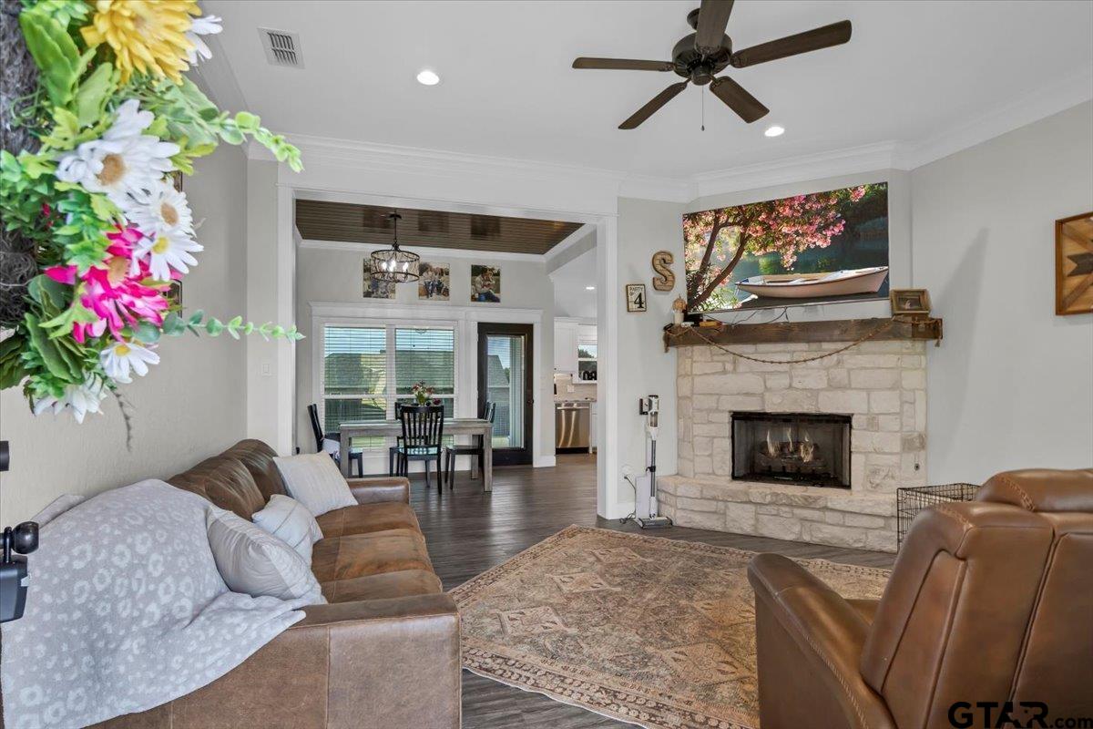 19317 Pecan Circle