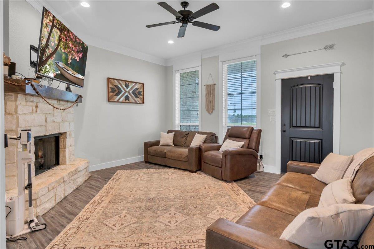 19317 Pecan Circle